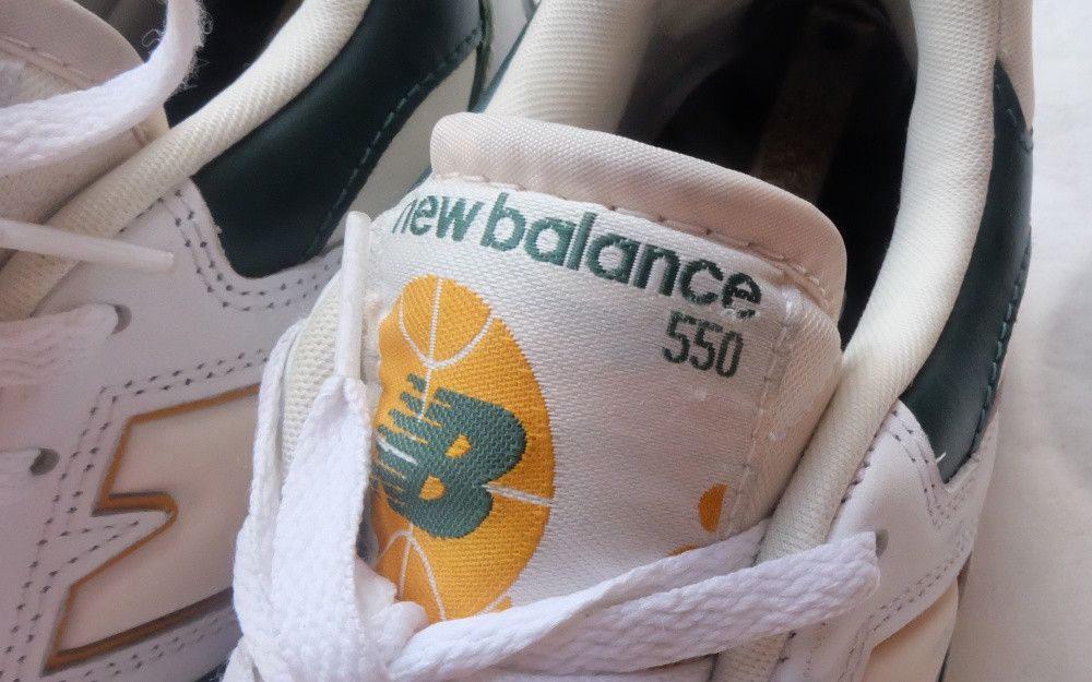New Balance New Balance 550 White Nightwatch Green Size US 9 / EU 42 - 2 Thumbnail