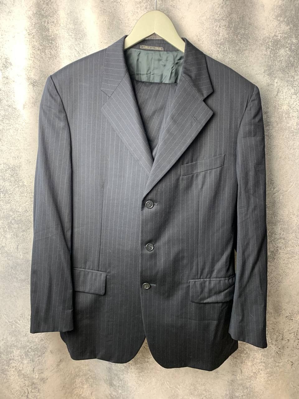 Corneliani Corneliani 100% Wool 2-Button Suit Navy Pinstripe Italy 50R Size 50R - 1 Thumbnail
