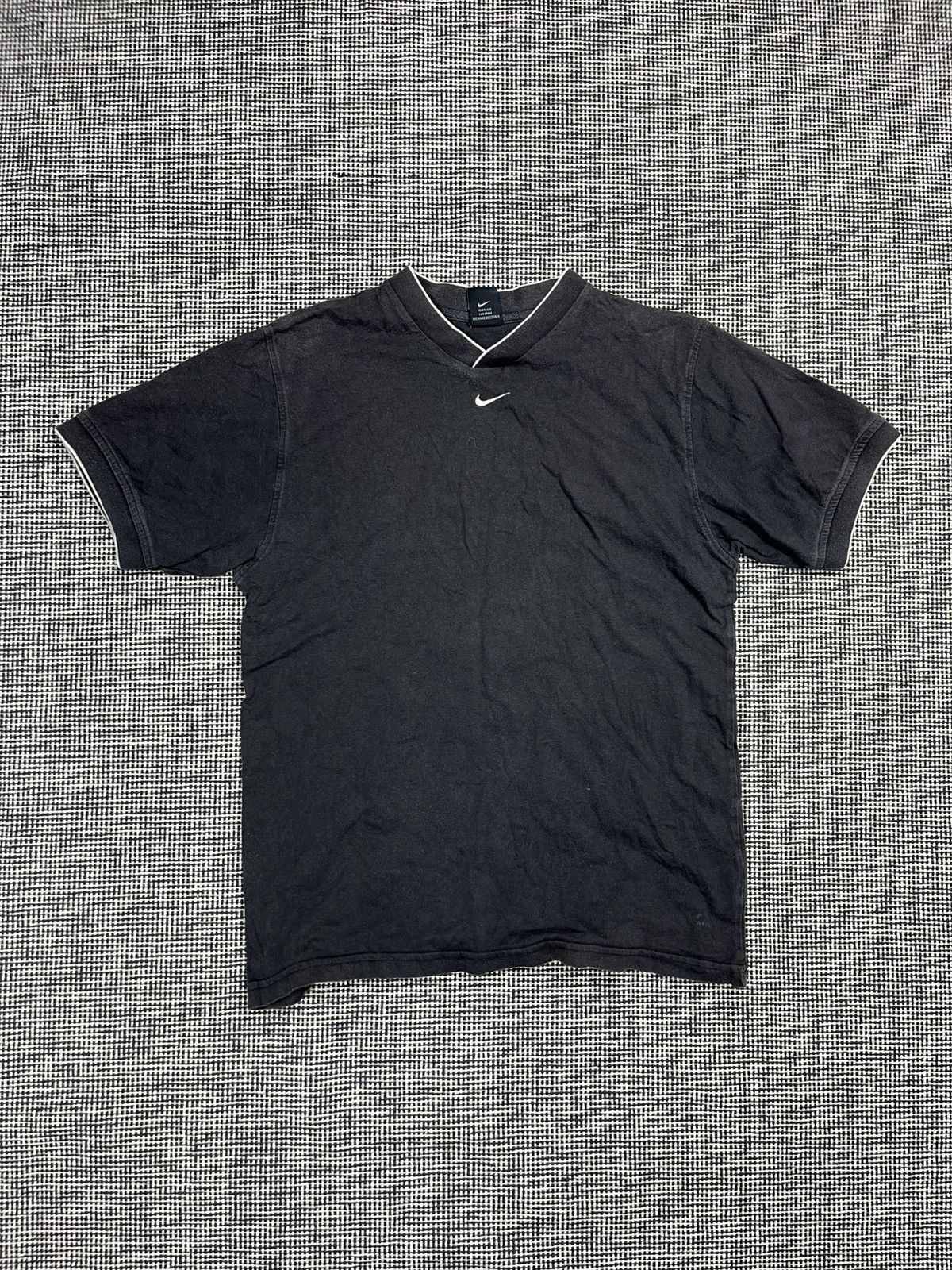 Nike × Vintage Nike sick fade essential center swoosh y2k t-shirt vneck Size US M / EU 48-50 / 2 - 1 Thumbnail