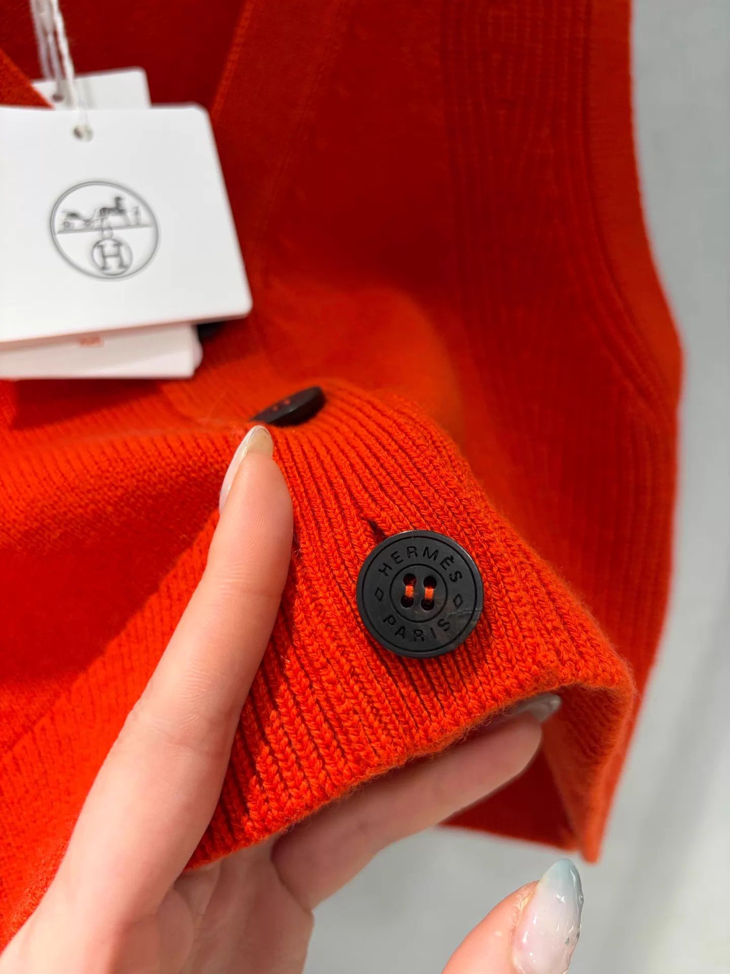 Hermes Hermes Orange Cashmere Sleeveless Vest NWT FR 36 Size XS / US 0-2 / IT 36-38 - 2 Thumbnail