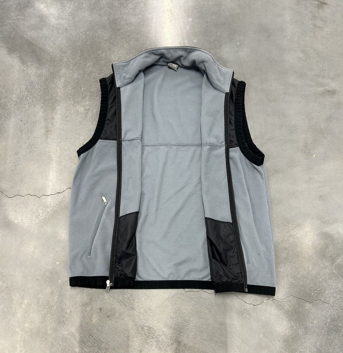 Nike Nike grey and black fleece vest nike Size US XXL / EU 58 / 5 - 2 Thumbnail