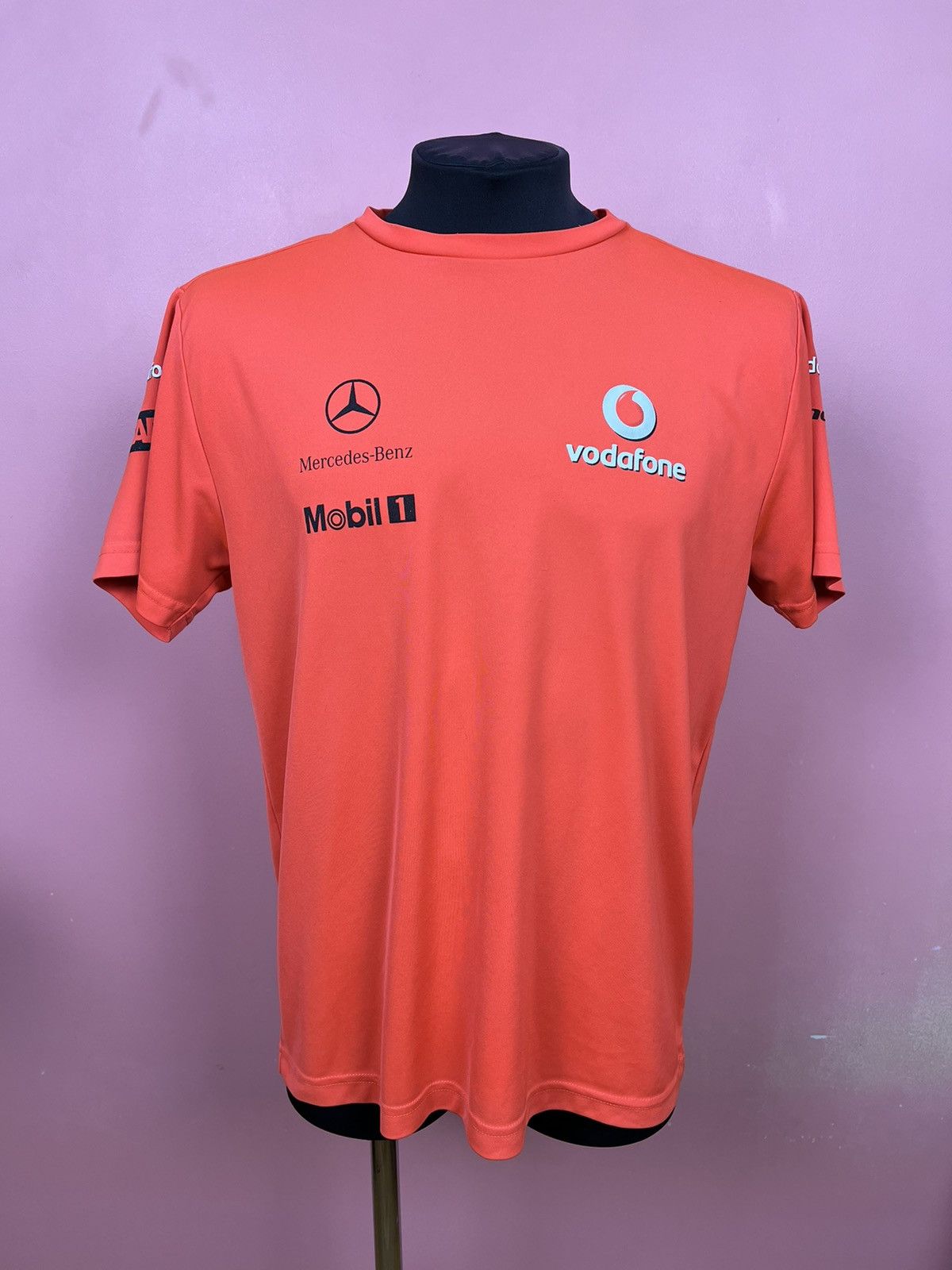 Mercedes-Benz Mercedes Benz vodafone tee shirt racing logo Size US L / EU 52-54 / 3 - 1 Thumbnail