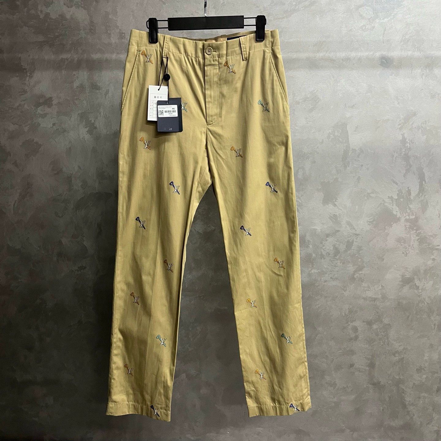 Louis Vuitton beige logo print straight casual pants Size US 30 / EU 46 - 1 Thumbnail