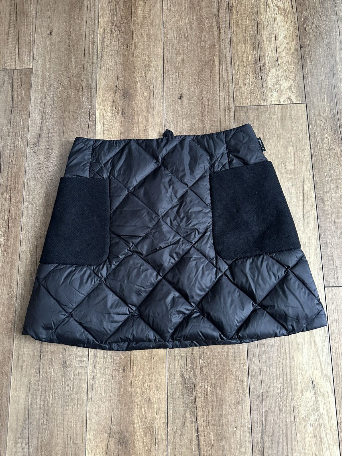Moncler Moncler Gonna Skirt Puffer Size 32" / US 10 / IT 46 - 1 Thumbnail