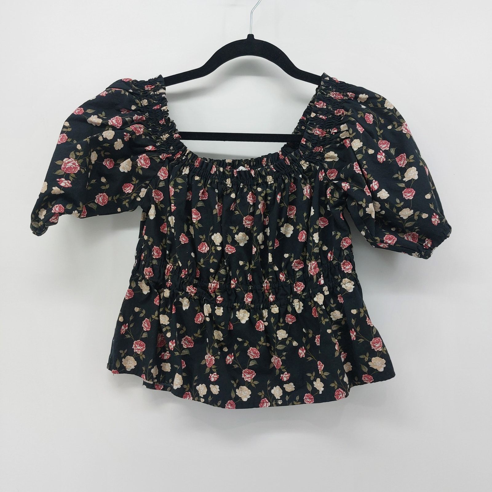 Other Celebrity Pink Floral Puff Sleeve Black Top Smocked Size L Size L / US 10 / IT 46 - 14 Thumbnail
