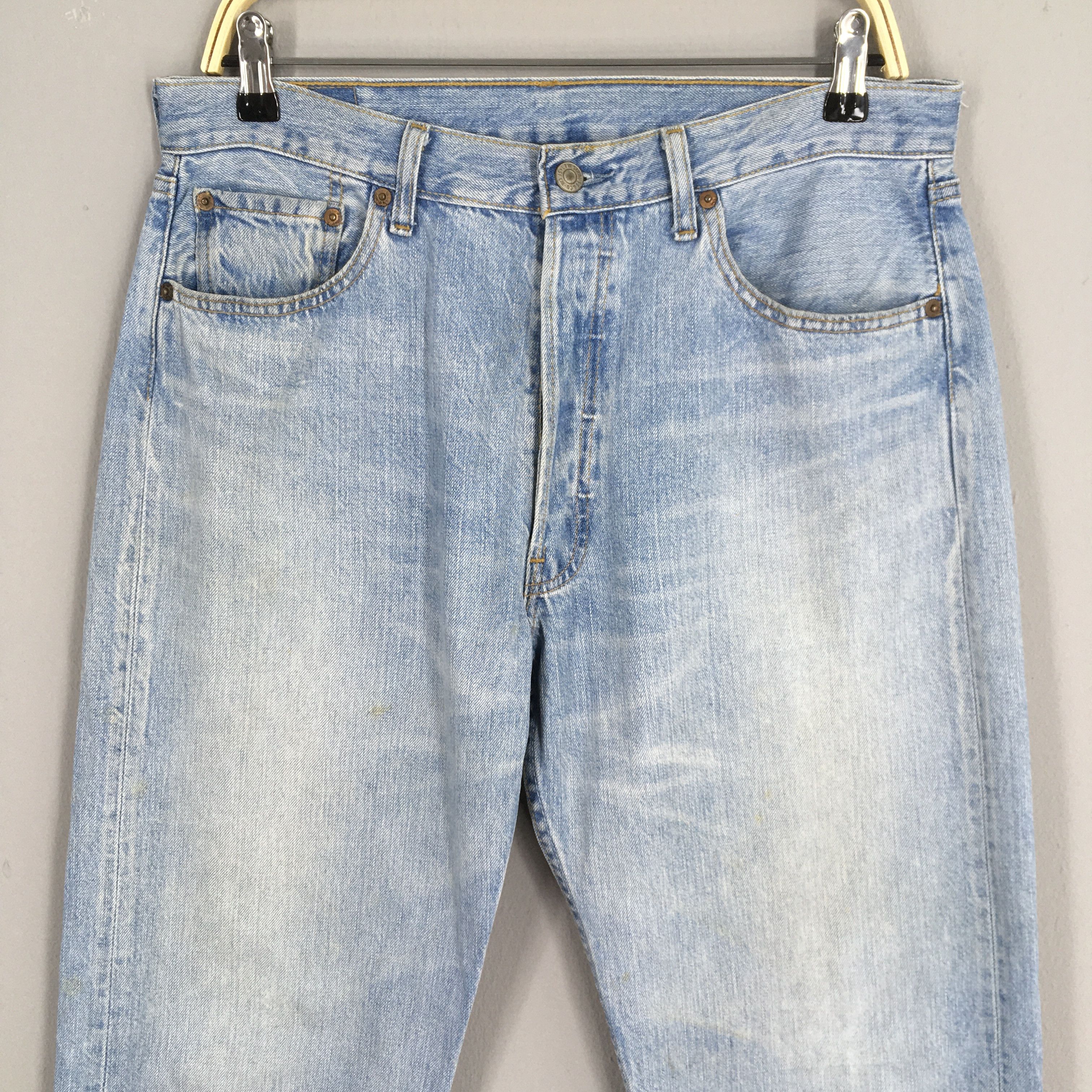 Levi's Size 32x30 Vintage 80s Levi's 501 Faded Blue Jeans S584 Size US 32 / EU 48 - 2 Thumbnail