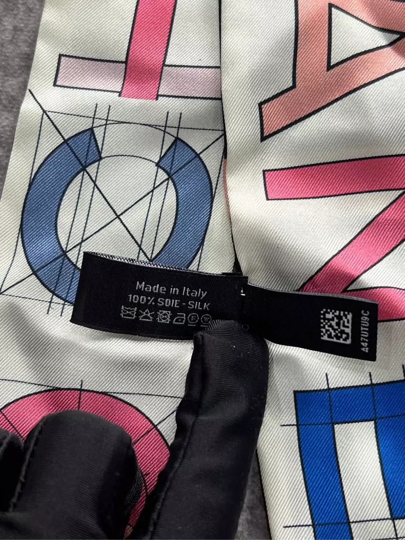 Chanel Chanel New pink macaron logo scarf Size ONE SIZE - 4 Thumbnail