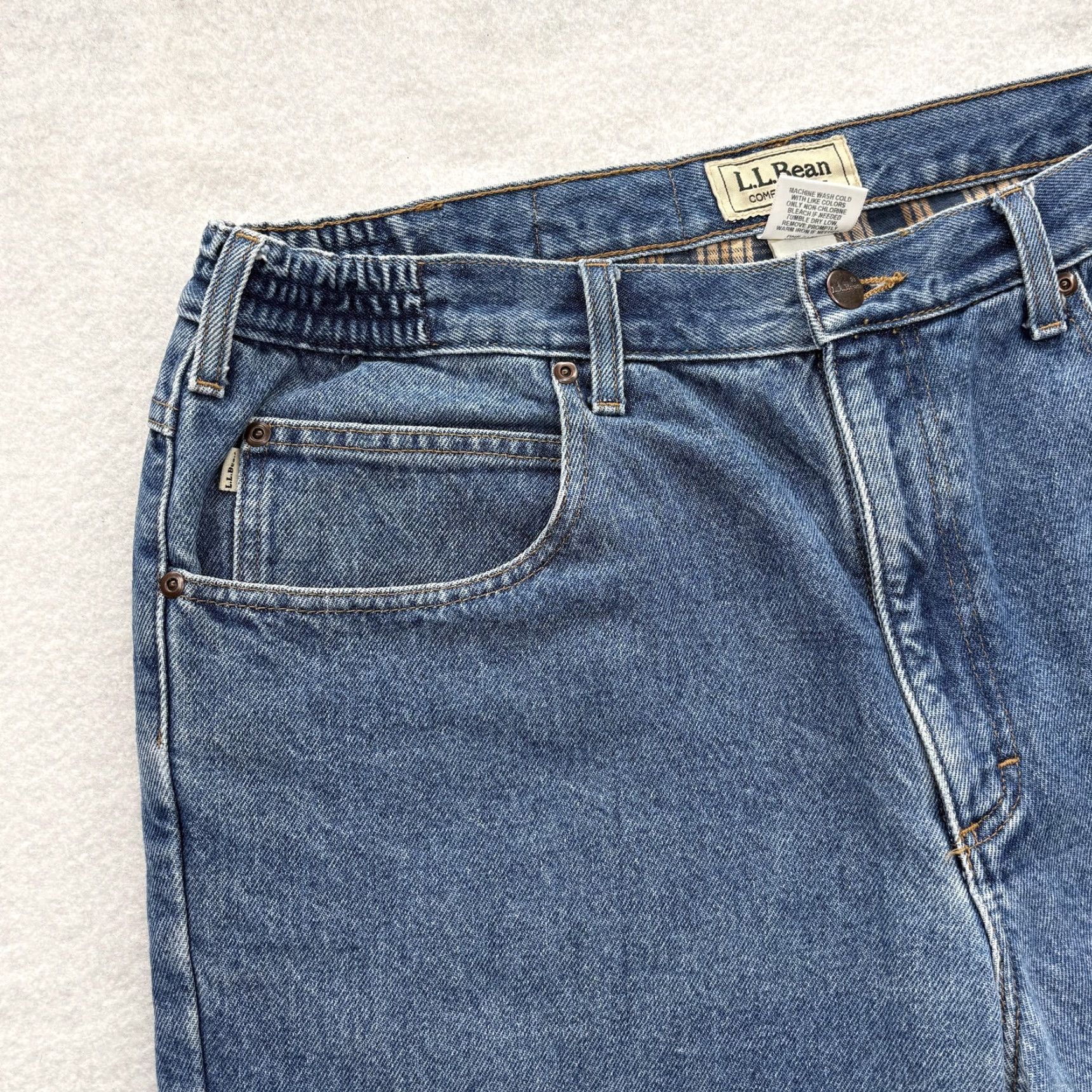 Vintage L.L. Bean Jeans Mens 36x30 Comfort Waist Straight Denim Blue 5-Pocket Pockets Regular Inseam 30 Size US 36 / EU 52 - 3 Thumbnail