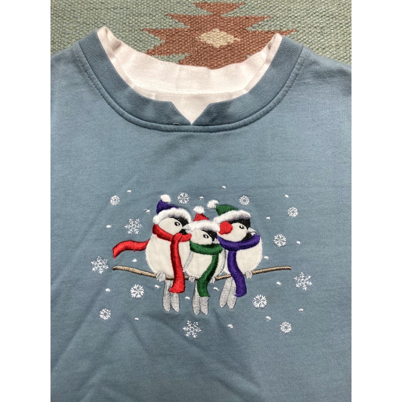 Vintage VINTAGE Sweatshirt Men Medium Blue Christmas Penguins Birds Holiday Crewneck Pullover Snow 20” Pit to Pit 24” Length Size US M / EU 48-50 / 2 - 2 Thumbnail