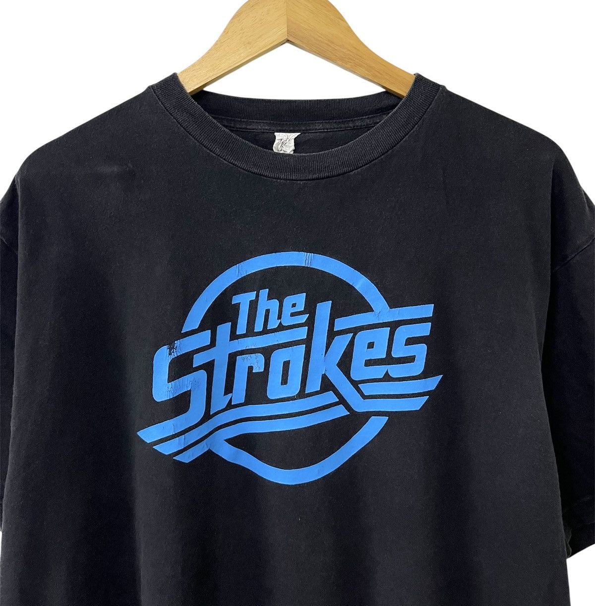 Band Tees VINTAGE 00s THE STROKES OG LOGO INDIE ROCK BAND TSHIRT Size US XL / EU 56 / 4 - 3 Thumbnail
