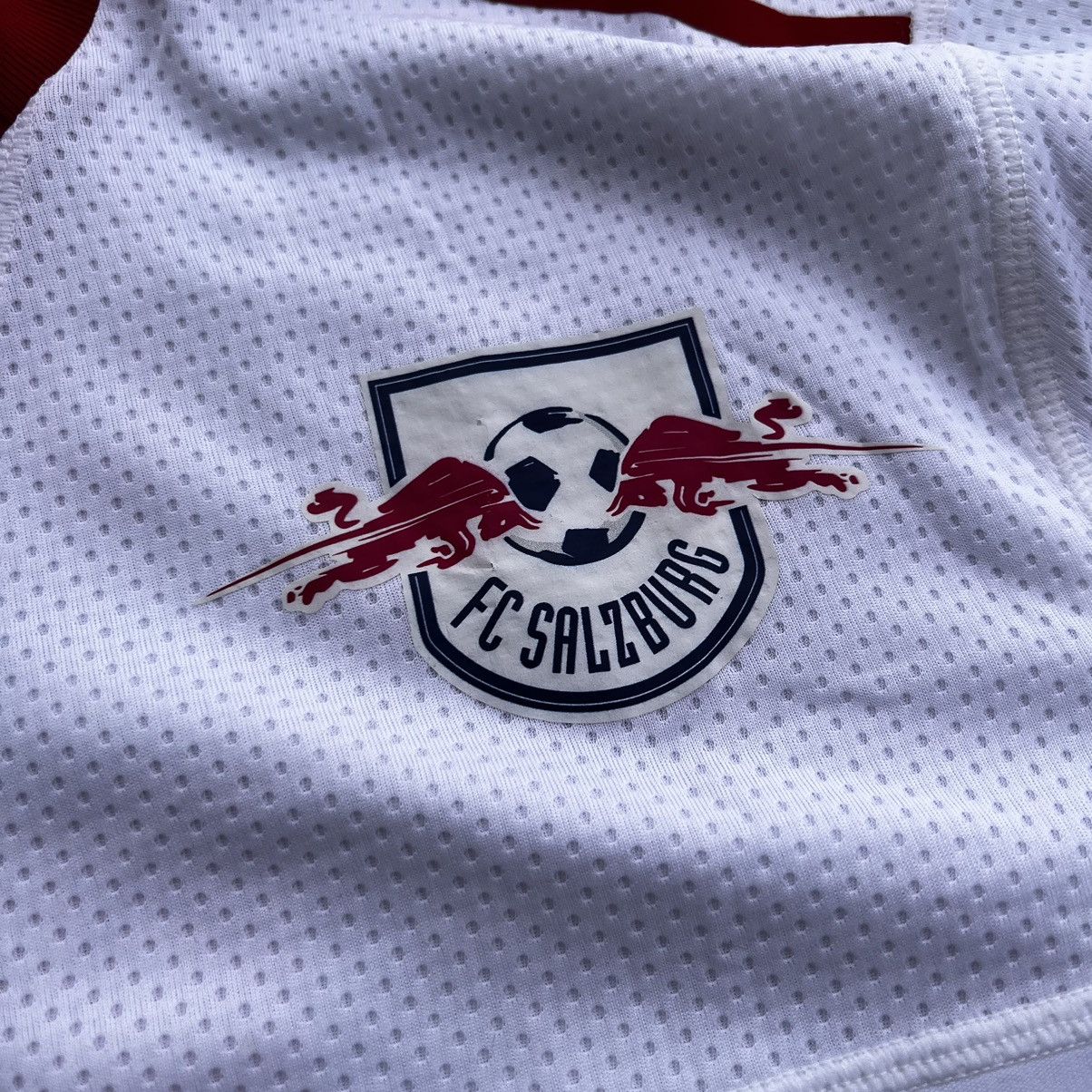 Adidas Salzburg 2009 RedBull Ulmar #17 home jersey Adidas soccer Size US M / EU 48-50 / 2 - 7 Thumbnail