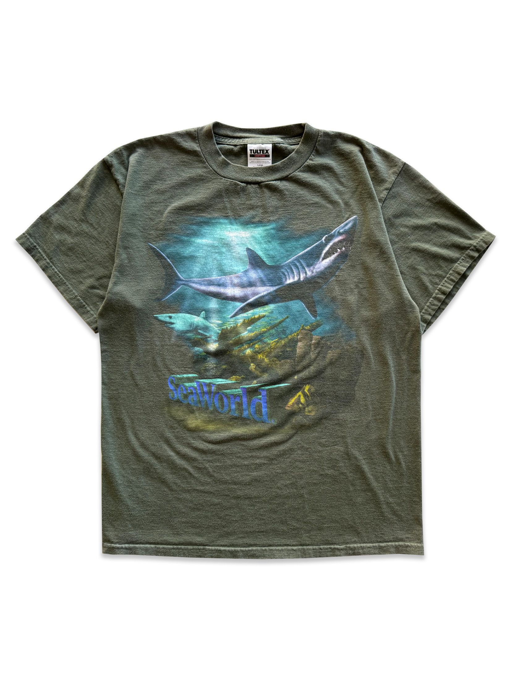 Vintage 1997 Vintage SeaWorld Shark Tee Size US L / EU 52-54 / 3 - 1 Thumbnail