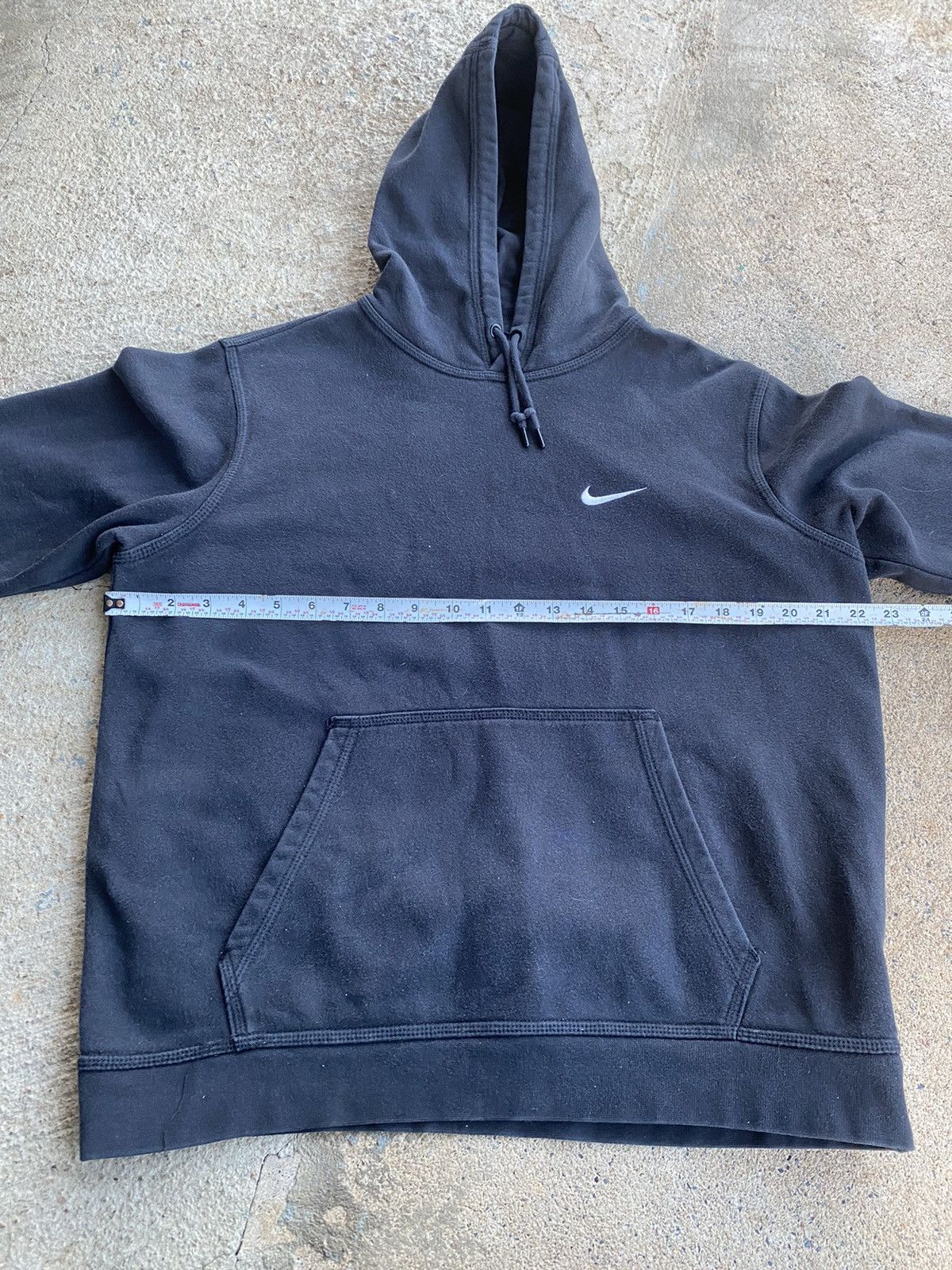 Nike × Vintage Vintage Y2K Nike Faded Black Essential Sweatshirt Hoodie Size US M / EU 48-50 / 2 - 7 Thumbnail