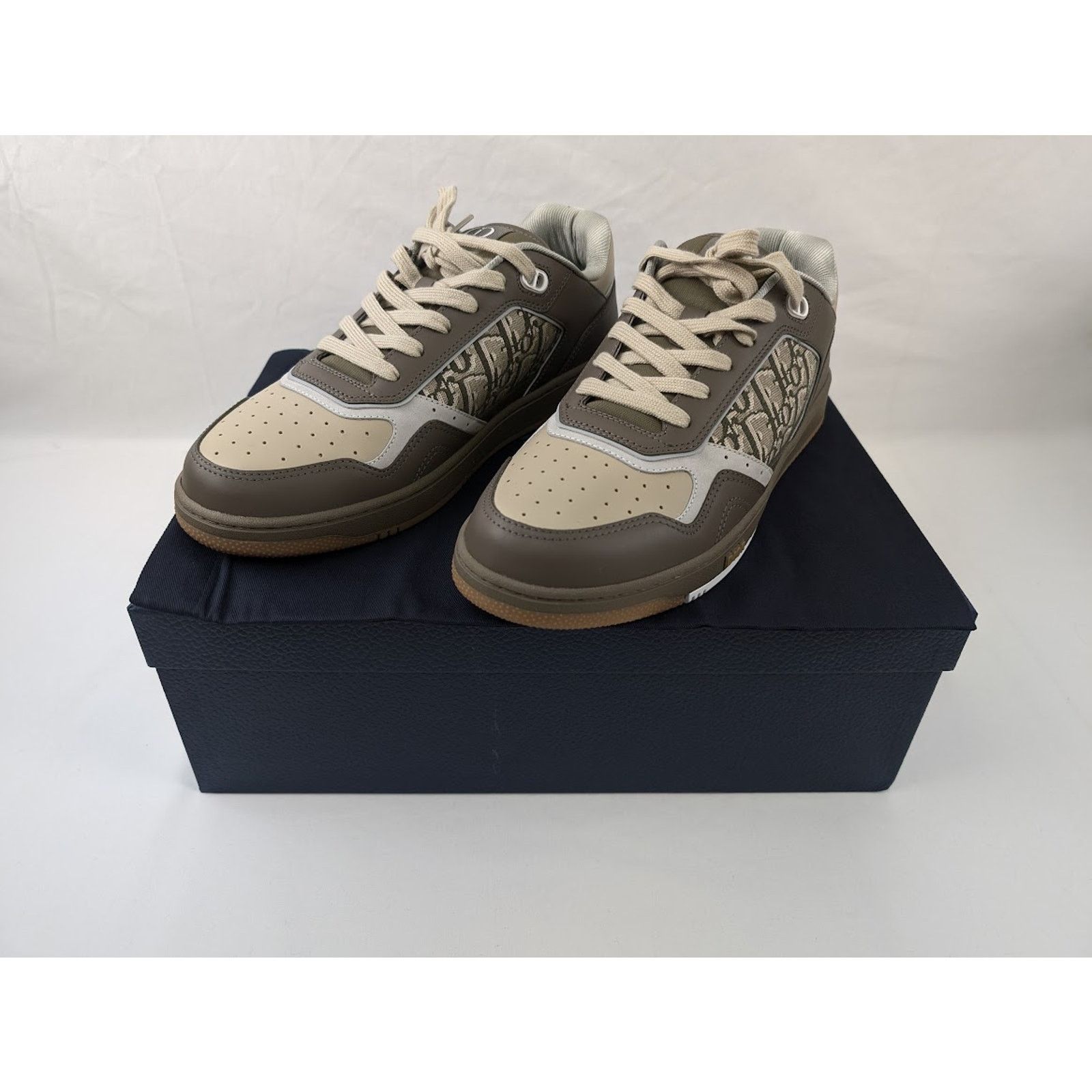 Dior o1rshd1 M-B27 LT Calfskin Sneaker in Green/Beige Size US 9 / EU 42 - 12 Thumbnail