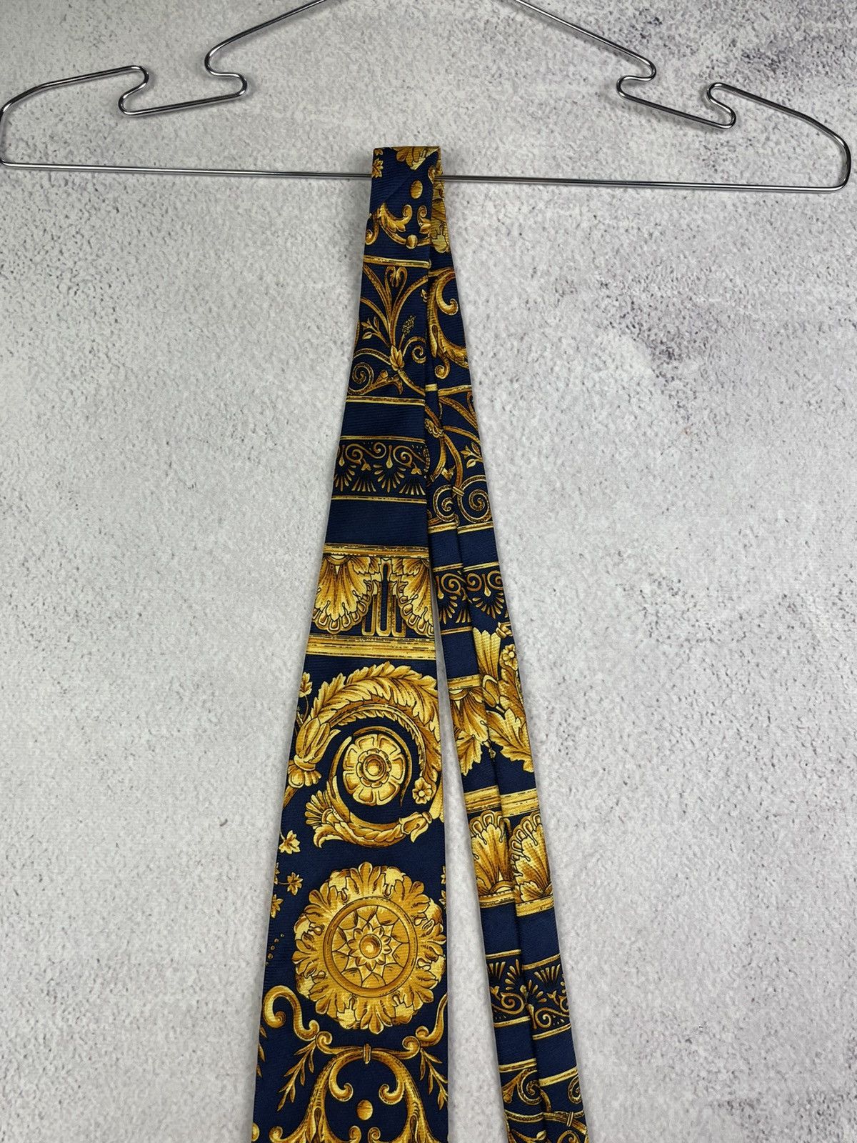 Versace Gianni Versace Vintage Silk Tie Baroque Pattern Navy Gold Size ONE SIZE - 6 Thumbnail