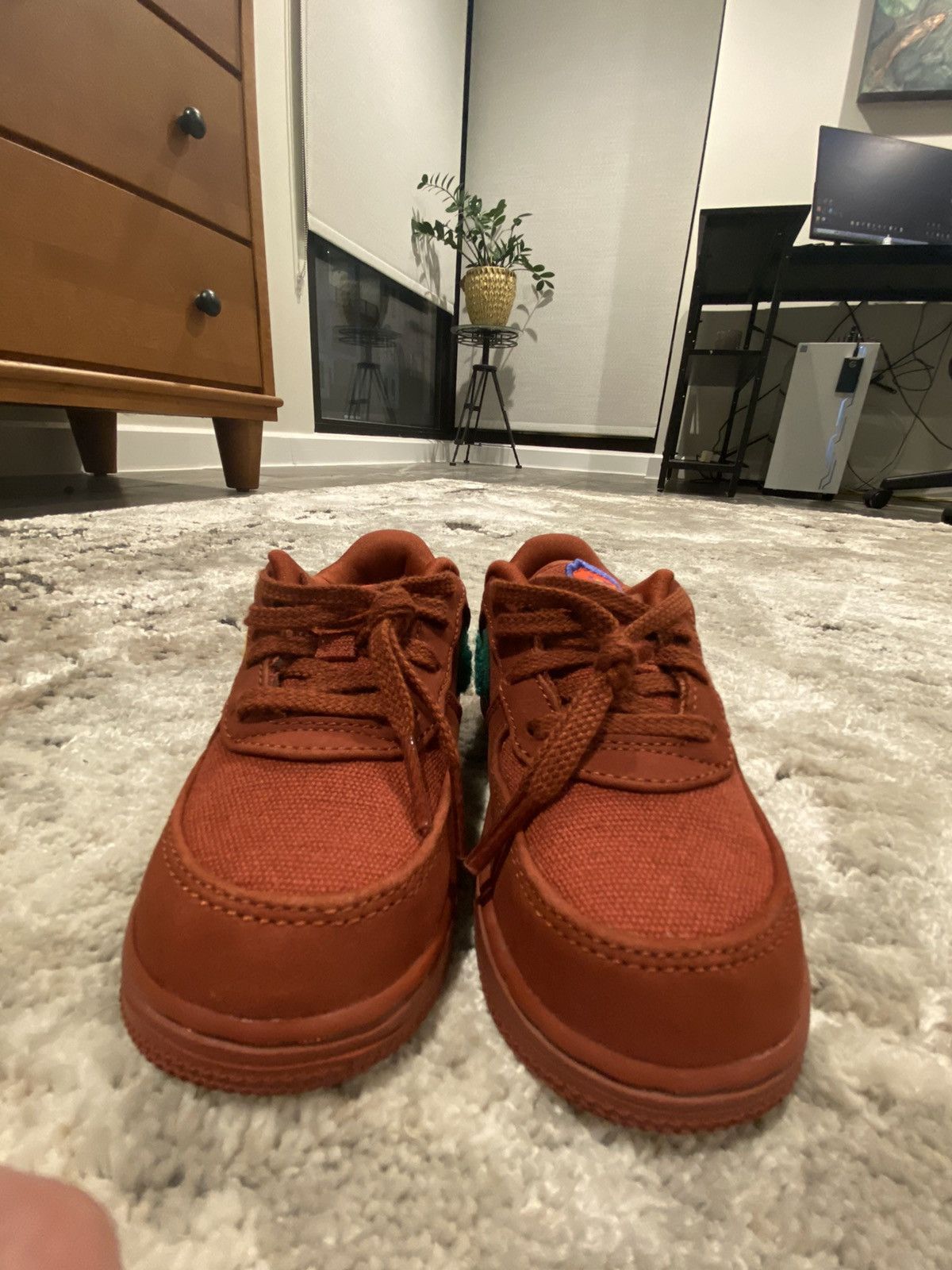 Nike NIKE AIR FORCE 1 REDSTONE (KIDS) Size US 8 / EU 41 - 5 Thumbnail