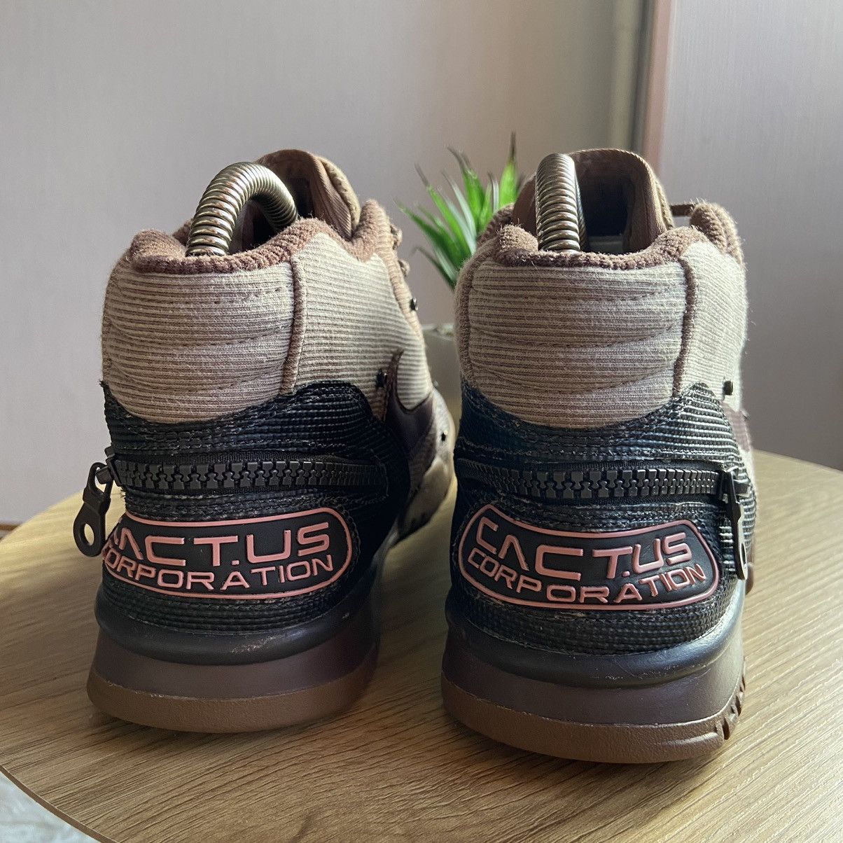 Nike × Travis Scott Nike x Travis Scott Air Trainer 1 SP Wheat Size US 7 / EU 40 - 8 Thumbnail