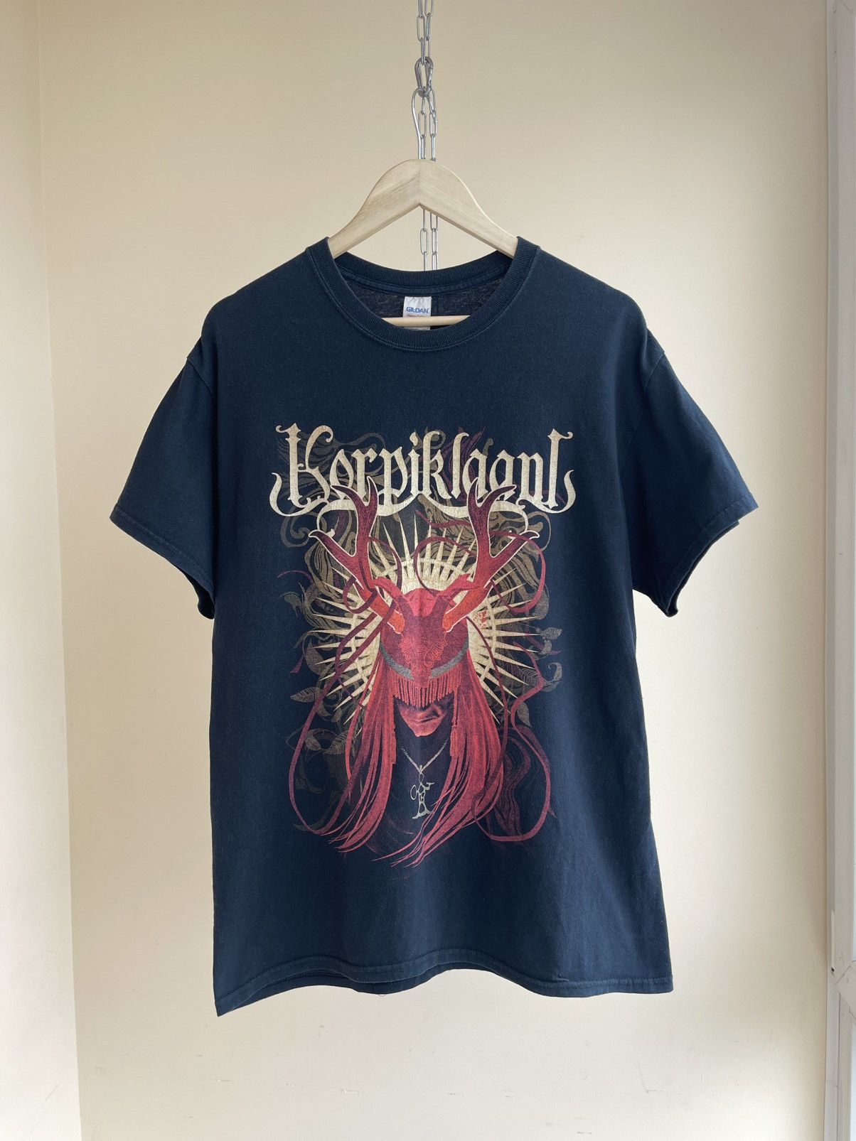 Band Tees Korpiklaani Shaman T-Shirt Gildan 2014 Folk Metal 2010s Size US L / EU 52-54 / 3 - 1 Thumbnail