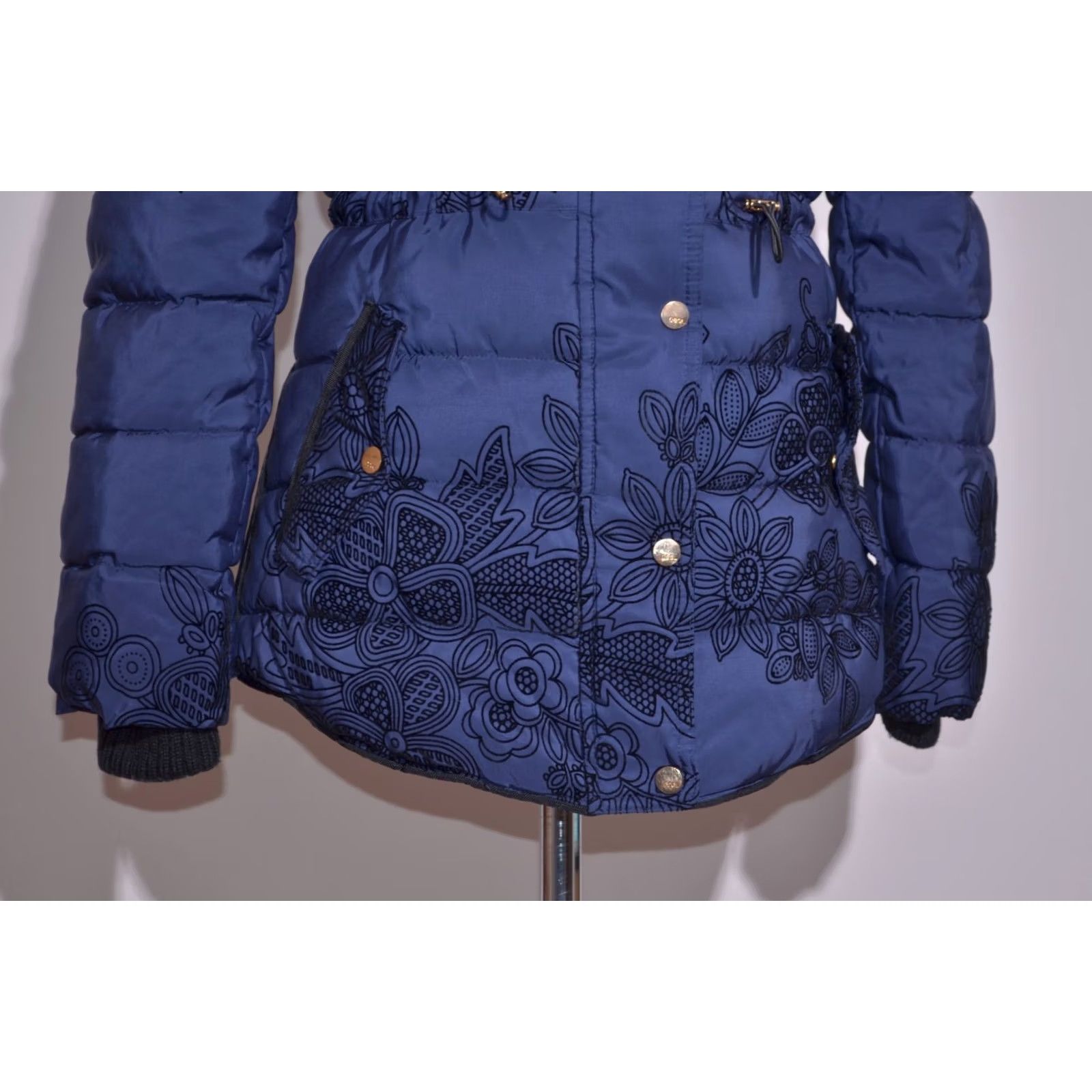 Desigual Desigual Women Blue Floral Puffer Jacket Faux Fur Hood Winter Coat Size 36 Size XS / US 0-2 / IT 36-38 - 3 Thumbnail