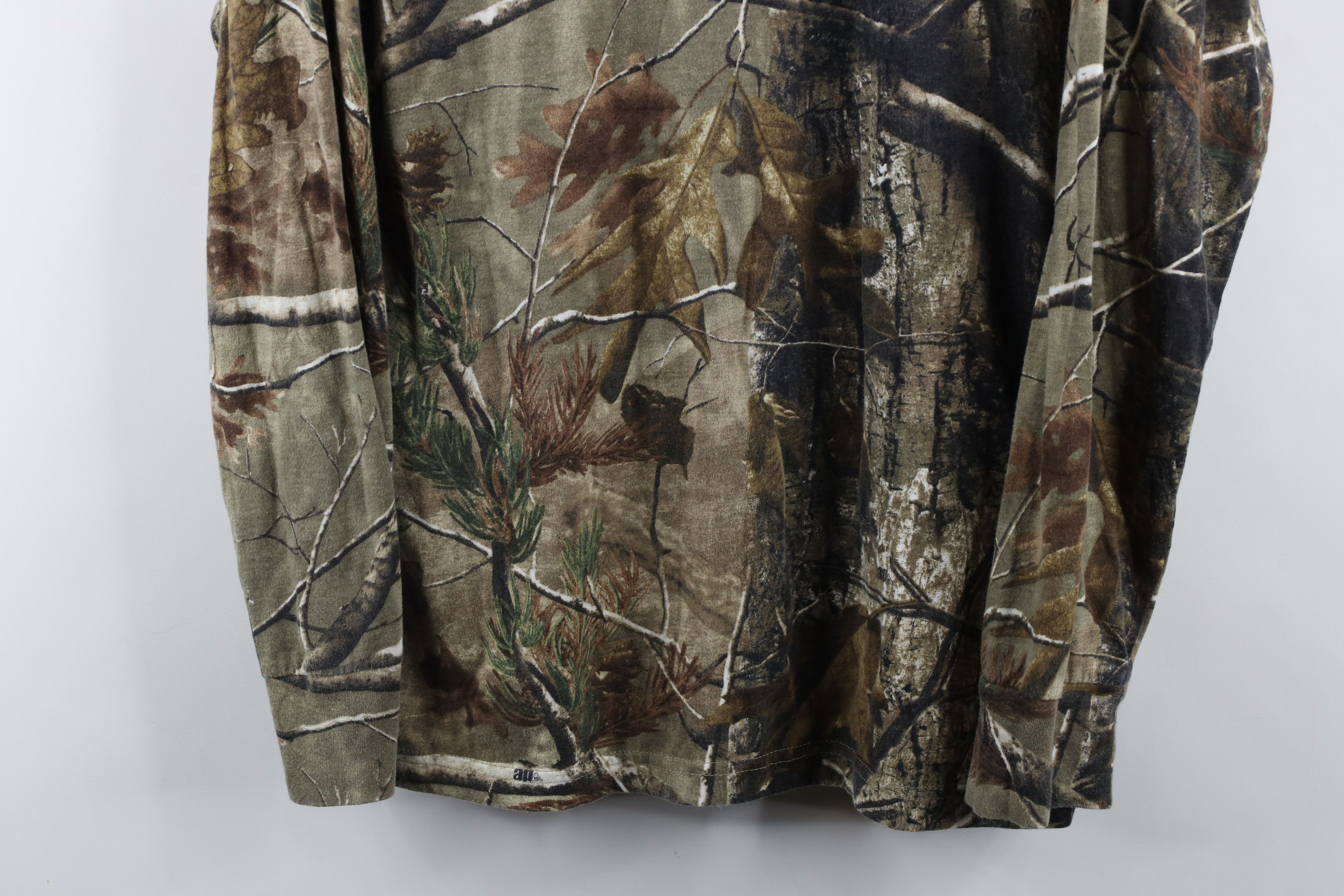 Vintage Vintage Realtree Camouflage Spell Out Long Sleeve T-Shirt Size US L / EU 52-54 / 3 - 3 Thumbnail