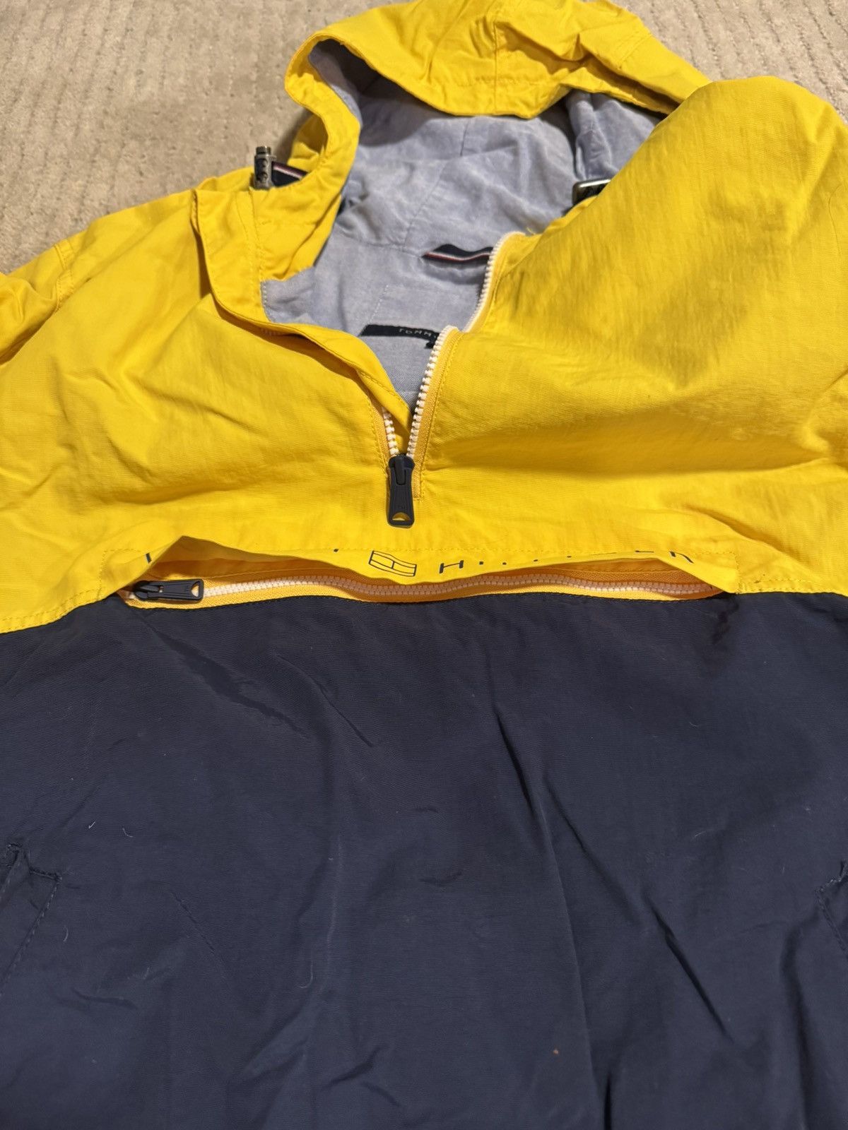 Tommy Hilfiger Vintage Tommy Hilfiger Wind Breaker Size US L / EU 52-54 / 3 - 3 Thumbnail