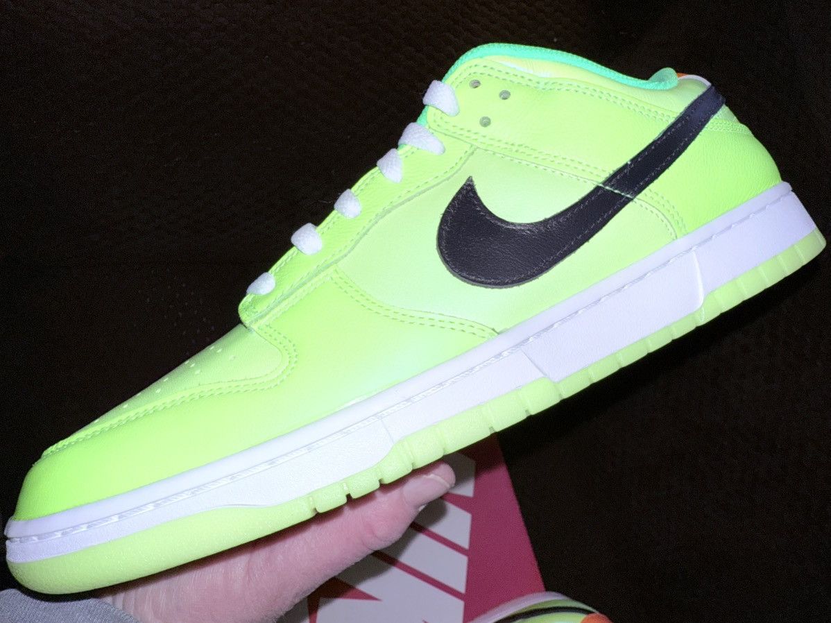 Nike Nike Dunk Low SE “Splash Volt” NEW w/ Box! glow-in-the-dark! Size US 12.5 / EU 45-46 - 11 Thumbnail