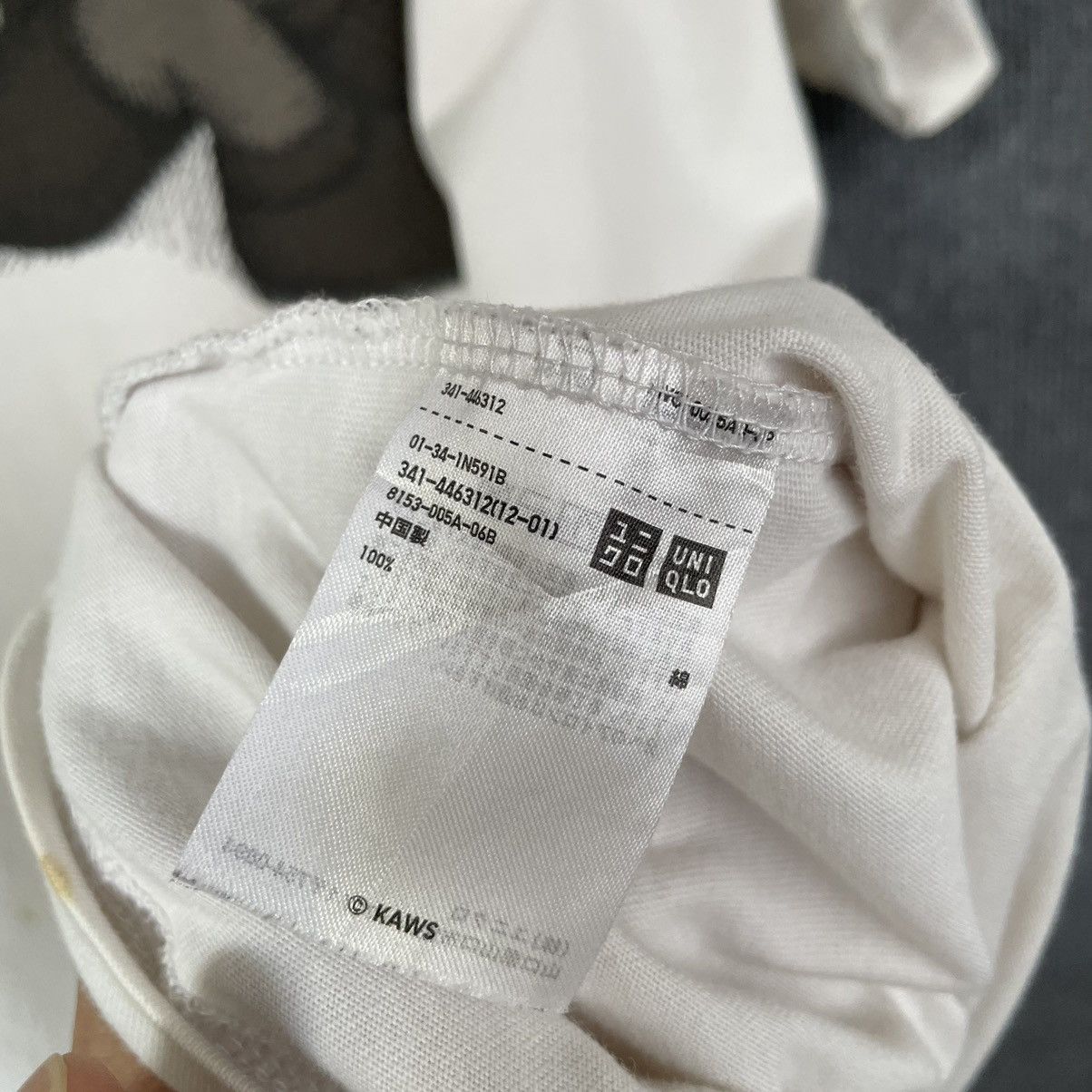 Japanese Brand × Kaws Kaws Tokyo First For Uniqlo Japan Edition T Shirt Size US M / EU 48-50 / 2 - 5 Thumbnail