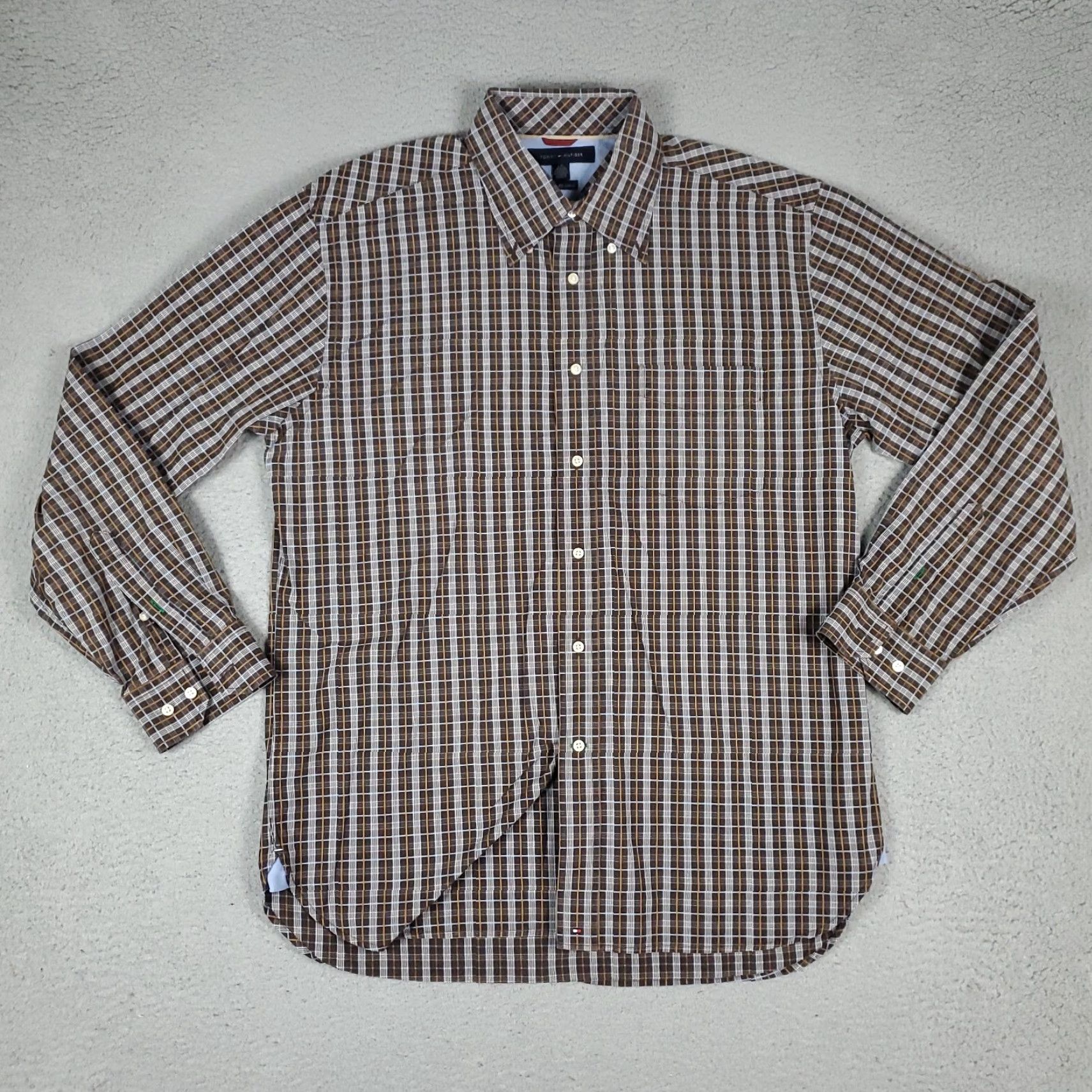 Tommy Hilfiger Tommy Hilfiger Brown Plaid Button-Up Shirt Men's Long Sleeve Size Large Size US L / EU 52-54 / 3 - 3 Thumbnail