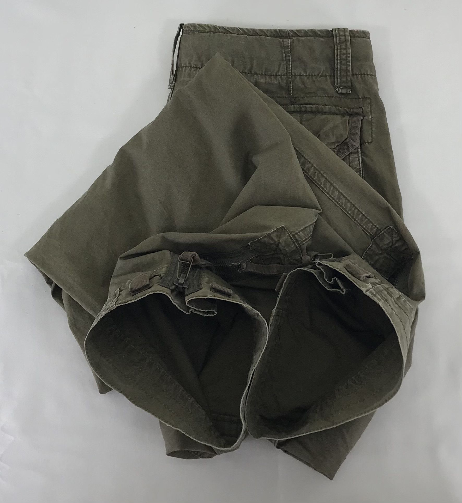 Abercrombie & Fitch Vintage Abercrombie & Fitch Cargo Zipper Wide Leg Pants Size US 33 - 15 Thumbnail