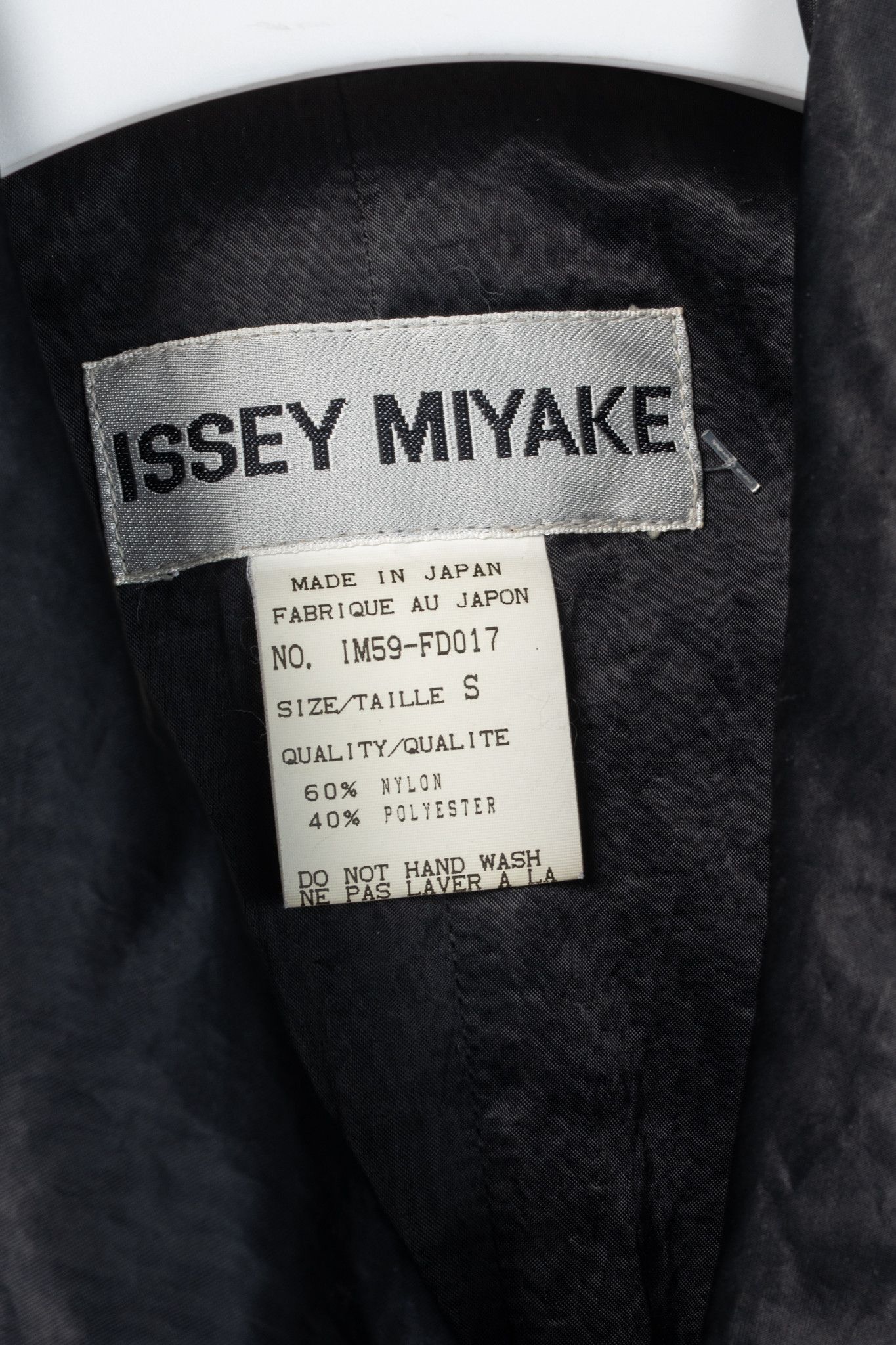 Issey Miyake Issey Miyake AW95 Black Twill & Satin Padded Blazer Size S / US 4 / IT 40 - 4 Thumbnail
