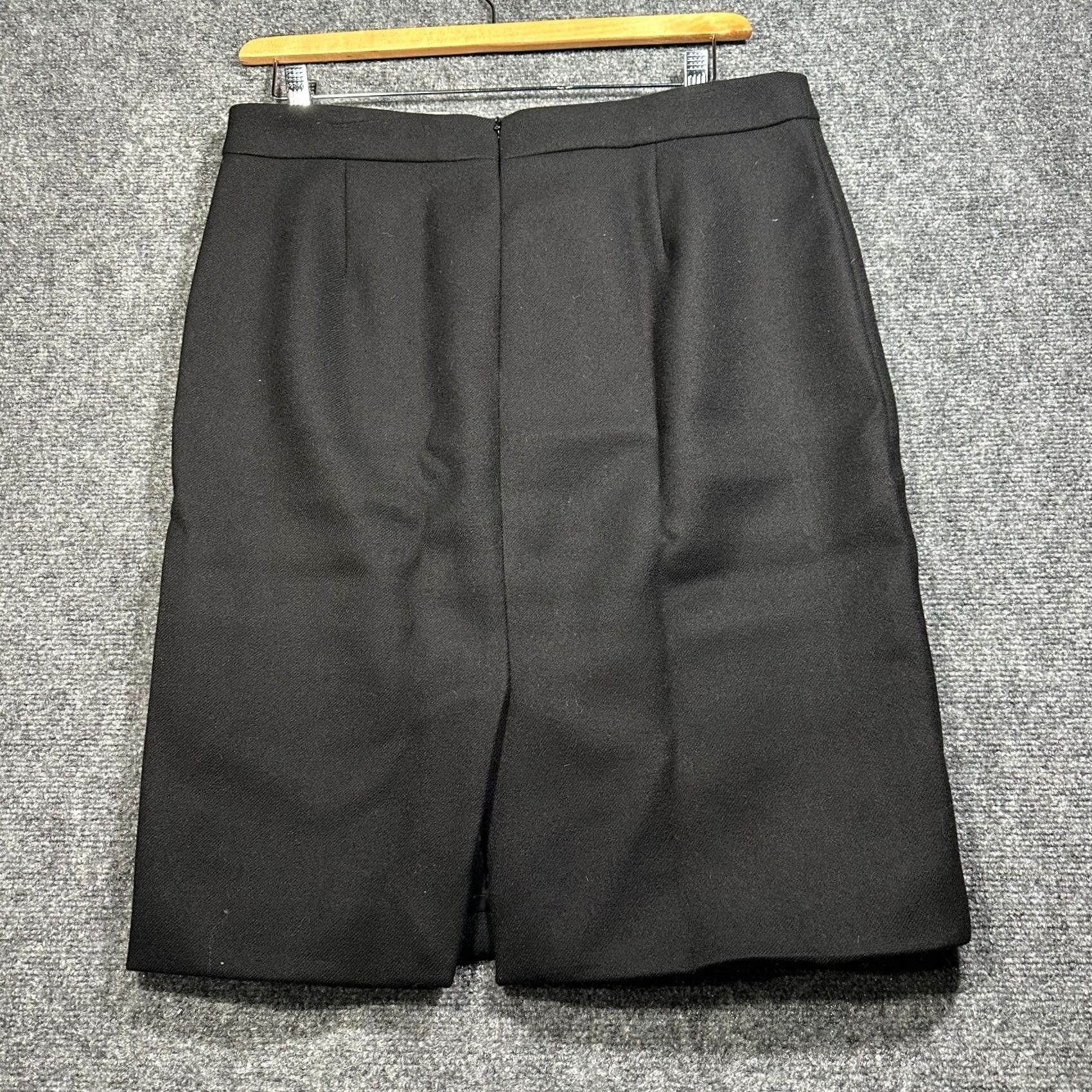 J.Crew J.CREW Skirt Womens 12 Black Wool Pencil Back Zip Lined Vent Business Career Size 34" / US 12 / IT 48 - 5 Thumbnail
