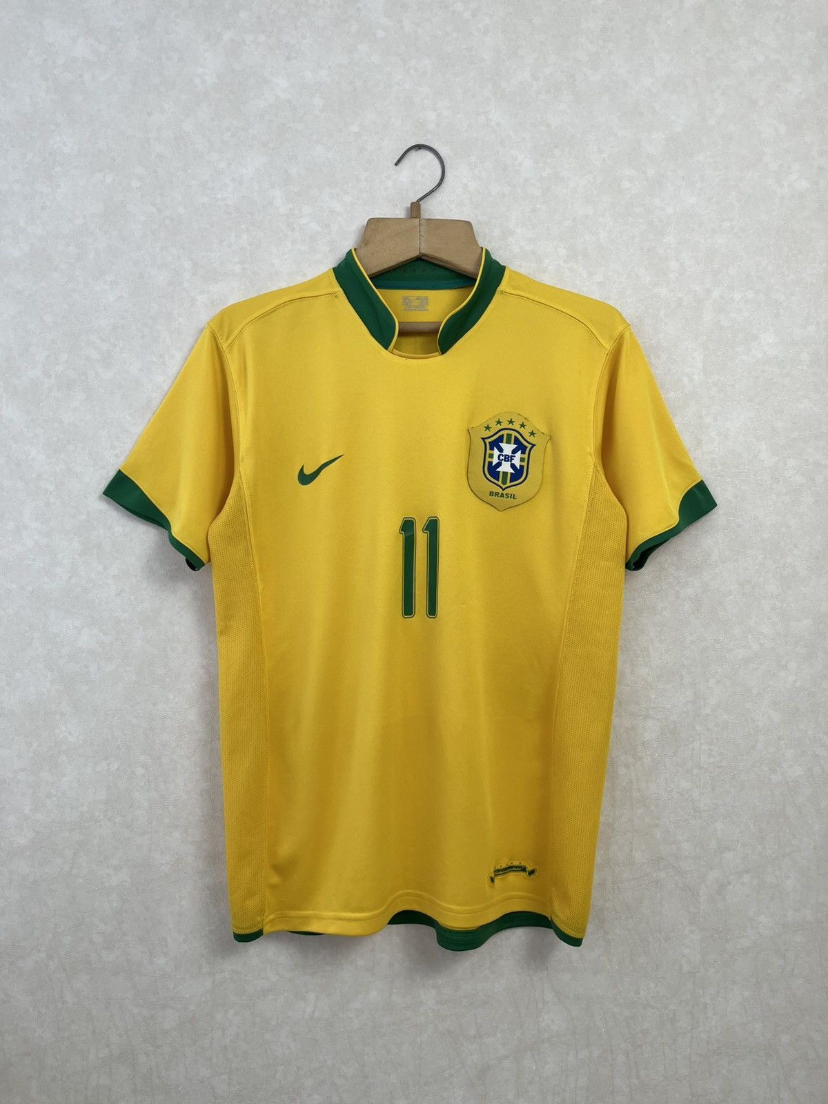 Nike Hype Nike Brazil Robinho #11 Y2K Jersey 00s Size US L / EU 52-54 / 3 - 1 Thumbnail