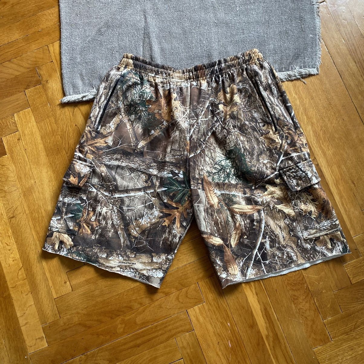 Realtree VINTAGE REALTREE COUNTRY WEAR RAP STYLE CARGO SHORTS Size US 34 / EU 50 - 2 Thumbnail