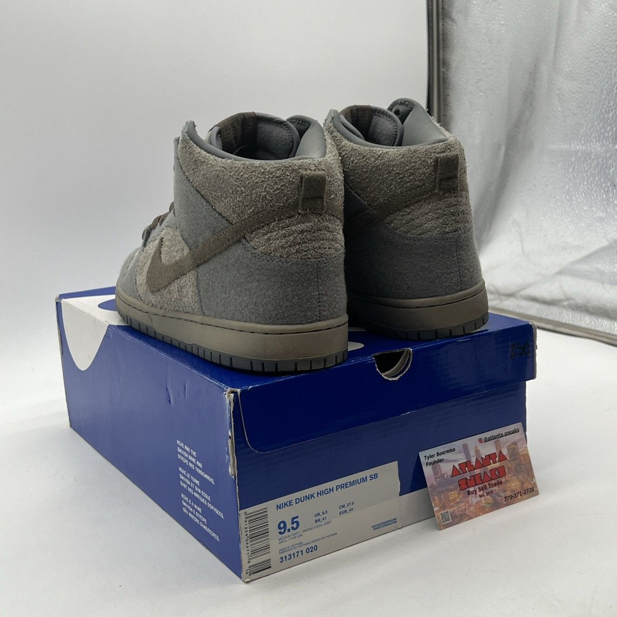 Nike Nike dunk high tauntaun Size US 9.5 / EU 42-43 - 4 Thumbnail