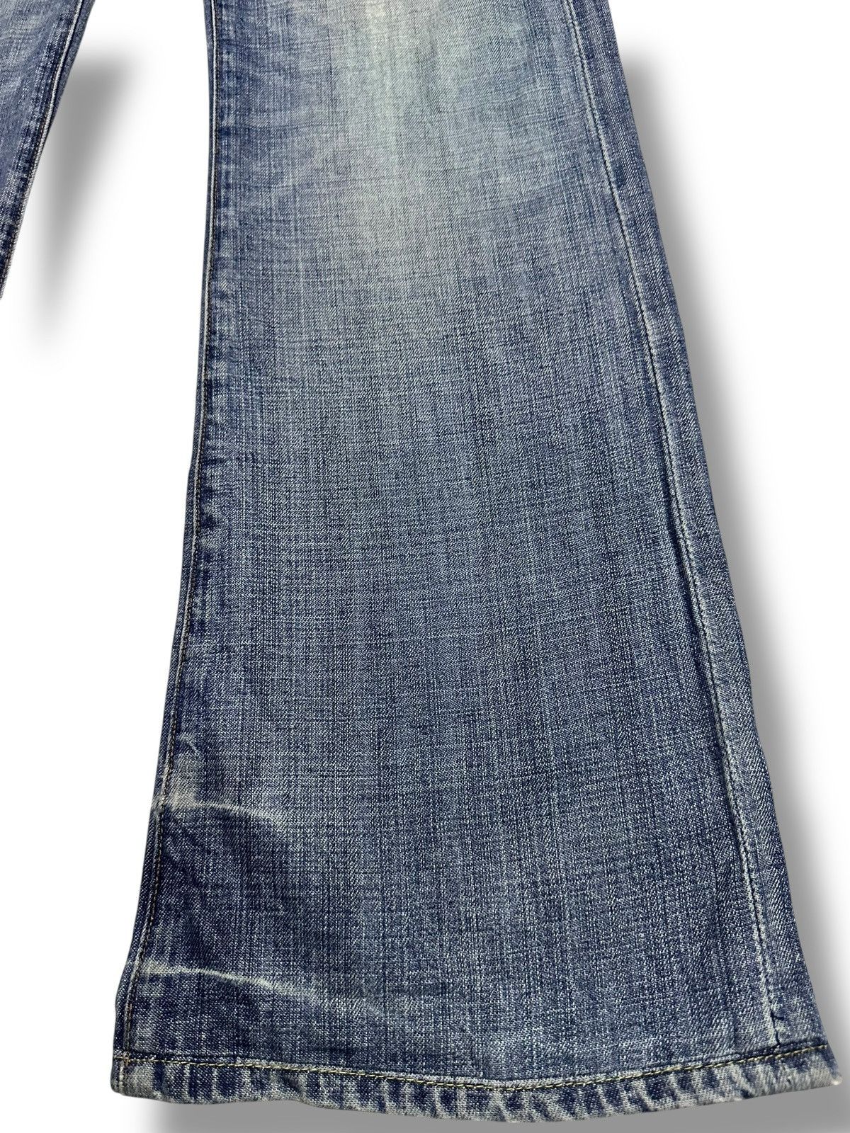 Citizens Of Humanity Citizen of Humanity Distressed Jeans Bootcut and Faded Wash Size US 32 / EU 48 - 9 Thumbnail