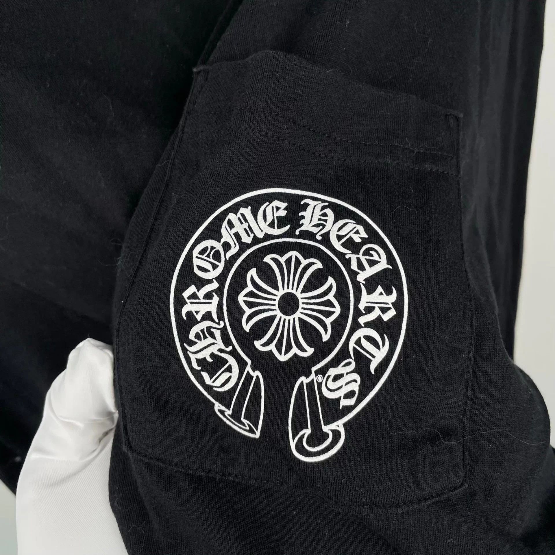 Chrome Hearts Chrome Hearts HK Excl Cross & Horsehoe blk L/S T 175 Size US L / EU 52-54 / 3 - 4 Thumbnail
