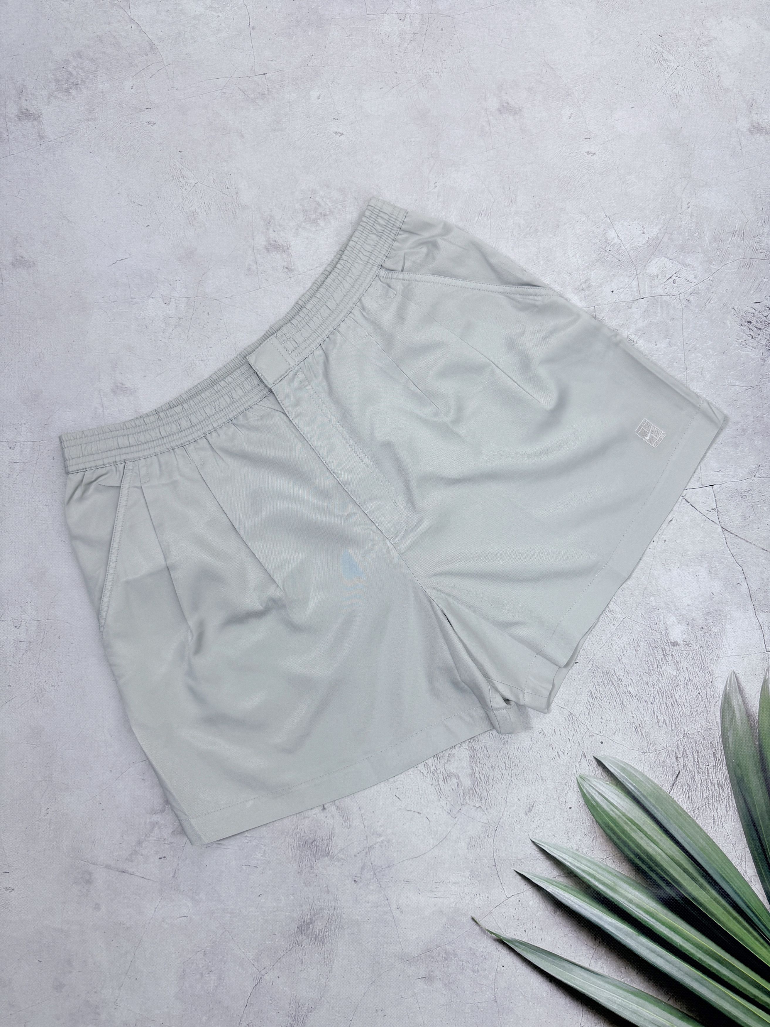 Nike × Vintage Vintage Nike Challenge Court Tennis Shorts Size US 36 / EU 52 - 1 Thumbnail