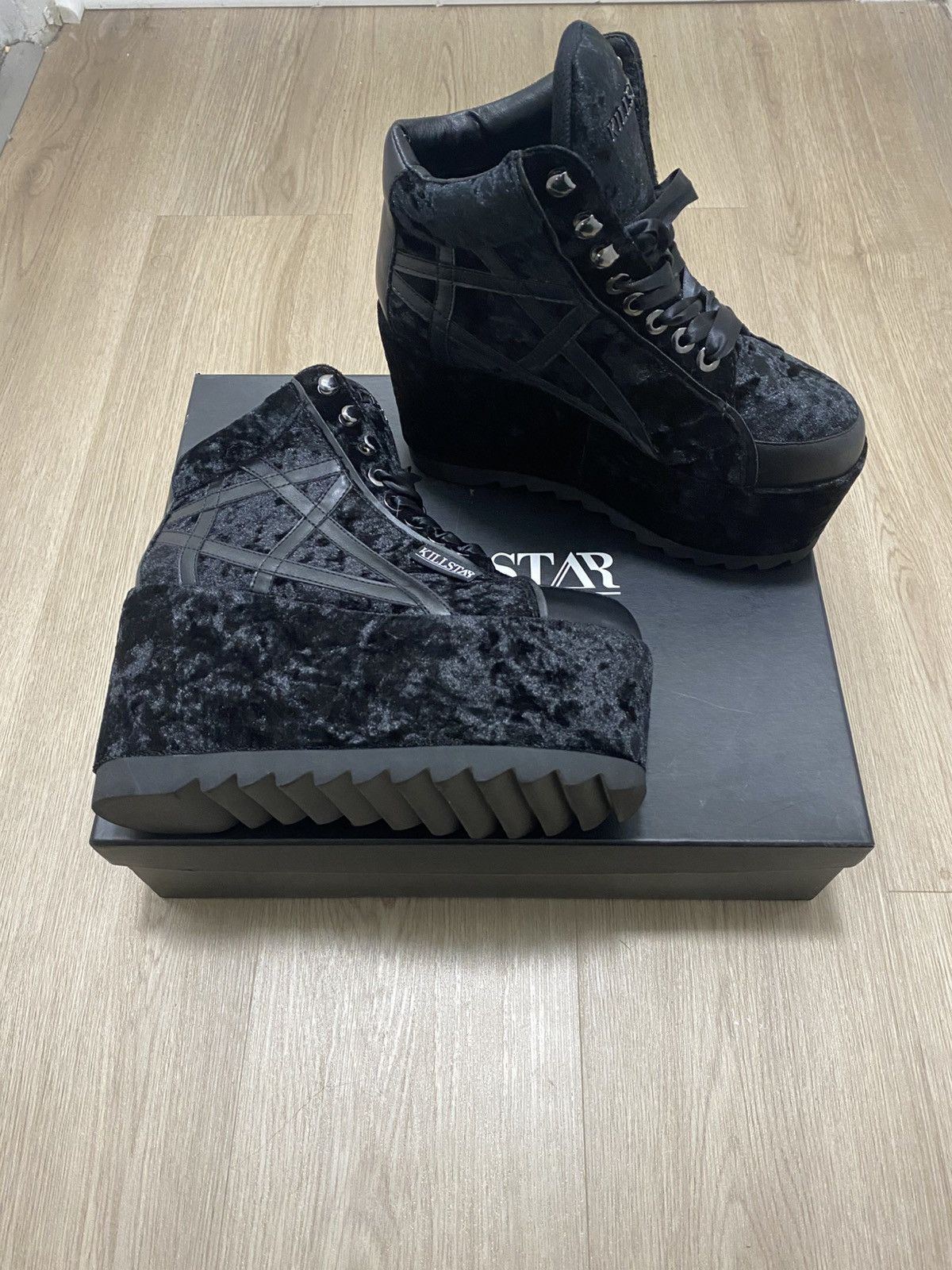 KILLSTAR VELVET PLATFORM SHOES