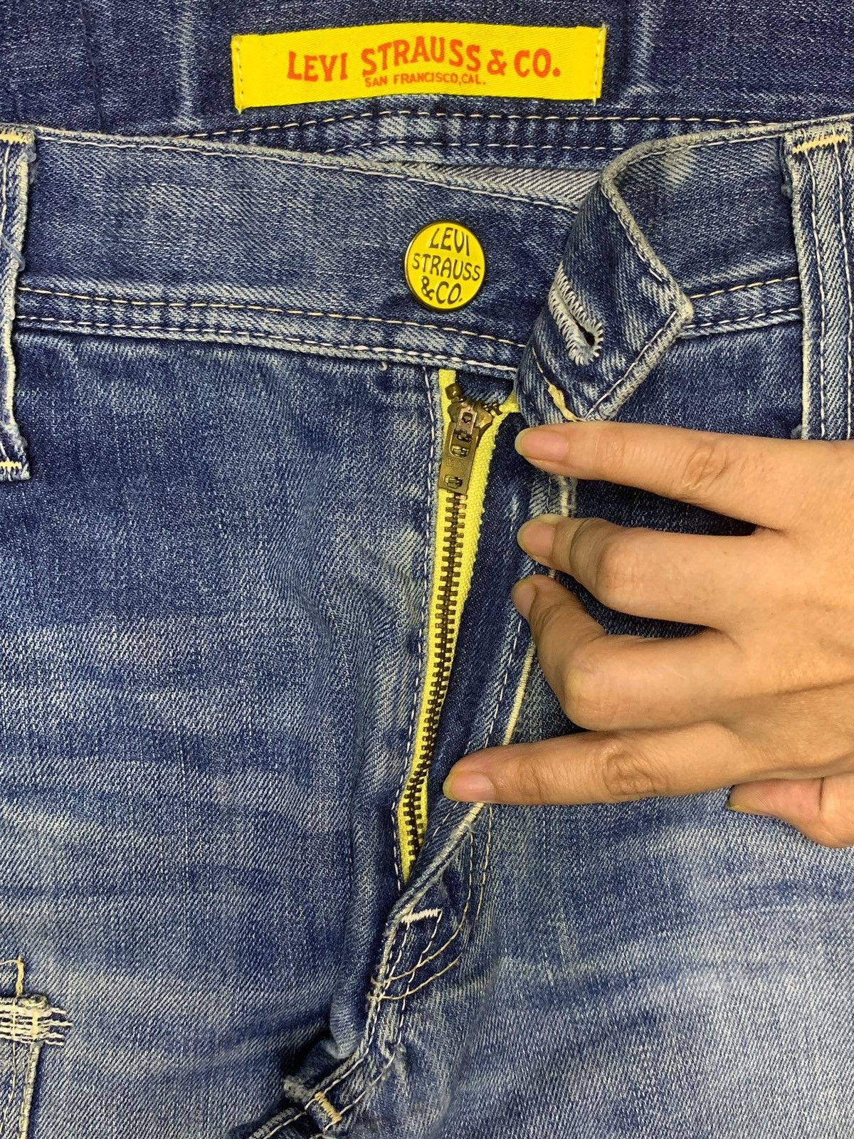 Levi's × Levi's Vintage Clothing Vintage 90s Levis 502 Faded Wash Distressed Loose Jeans Size US 32 / EU 48 - 3 Thumbnail