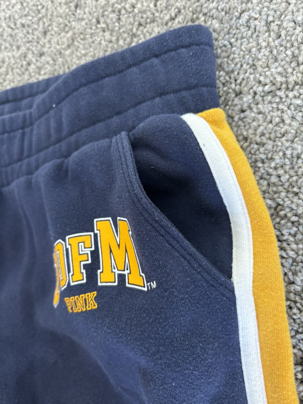 Pink Y2k victorias secret pink u of m michigan sweatpants Size 30" / US 8 / IT 44 - 5 Thumbnail