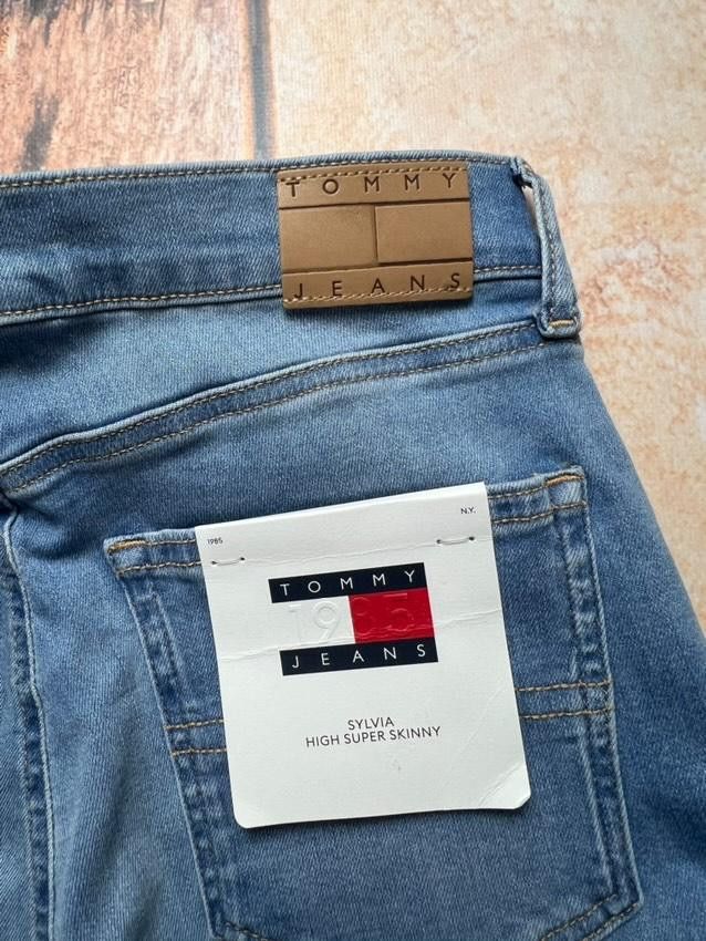 Tommy Jeans Tommy Jeans Sylvia with wide legs Size 28" / US 6 / IT 42 - 2 Thumbnail