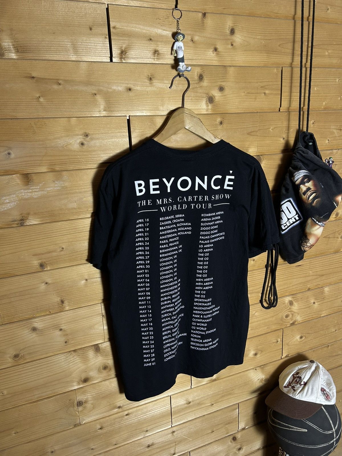 Band Tees Beyoncé Mrs Carter show t shirt Size US L / EU 52-54 / 3 - 6 Thumbnail