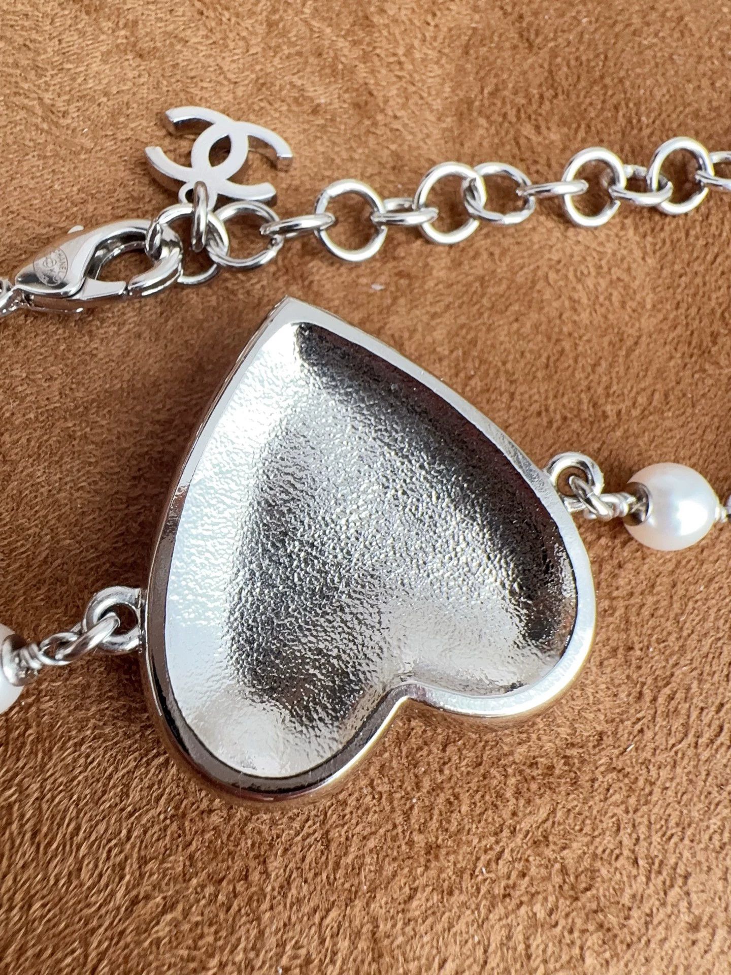 Chanel CHANEL 24K Black Heart Silver Chain Pearl Necklace Size ONE SIZE - 9 Thumbnail