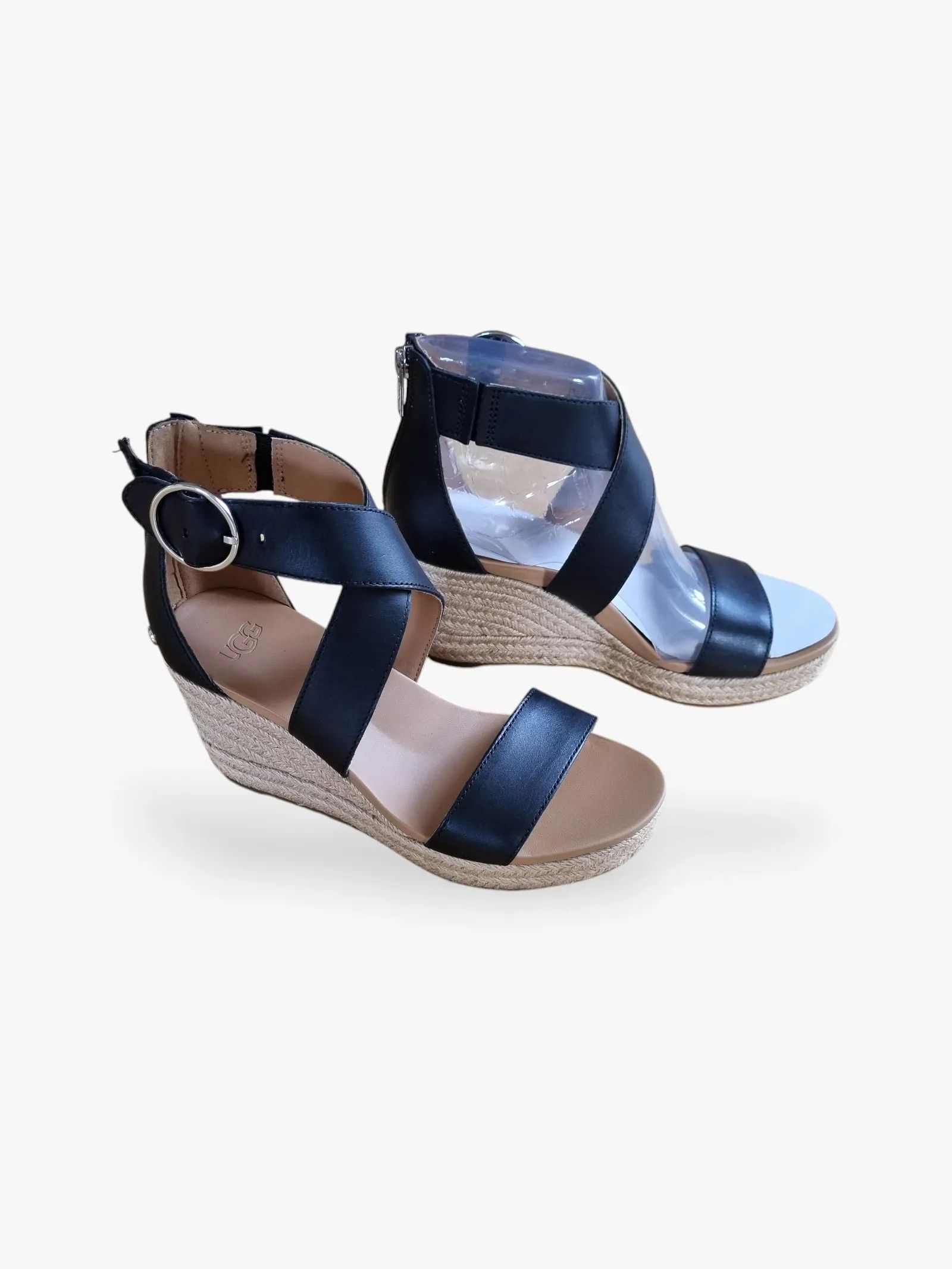 Ugg Ugg Hylda Sandals Size US 7 / IT 37 - 1 Thumbnail