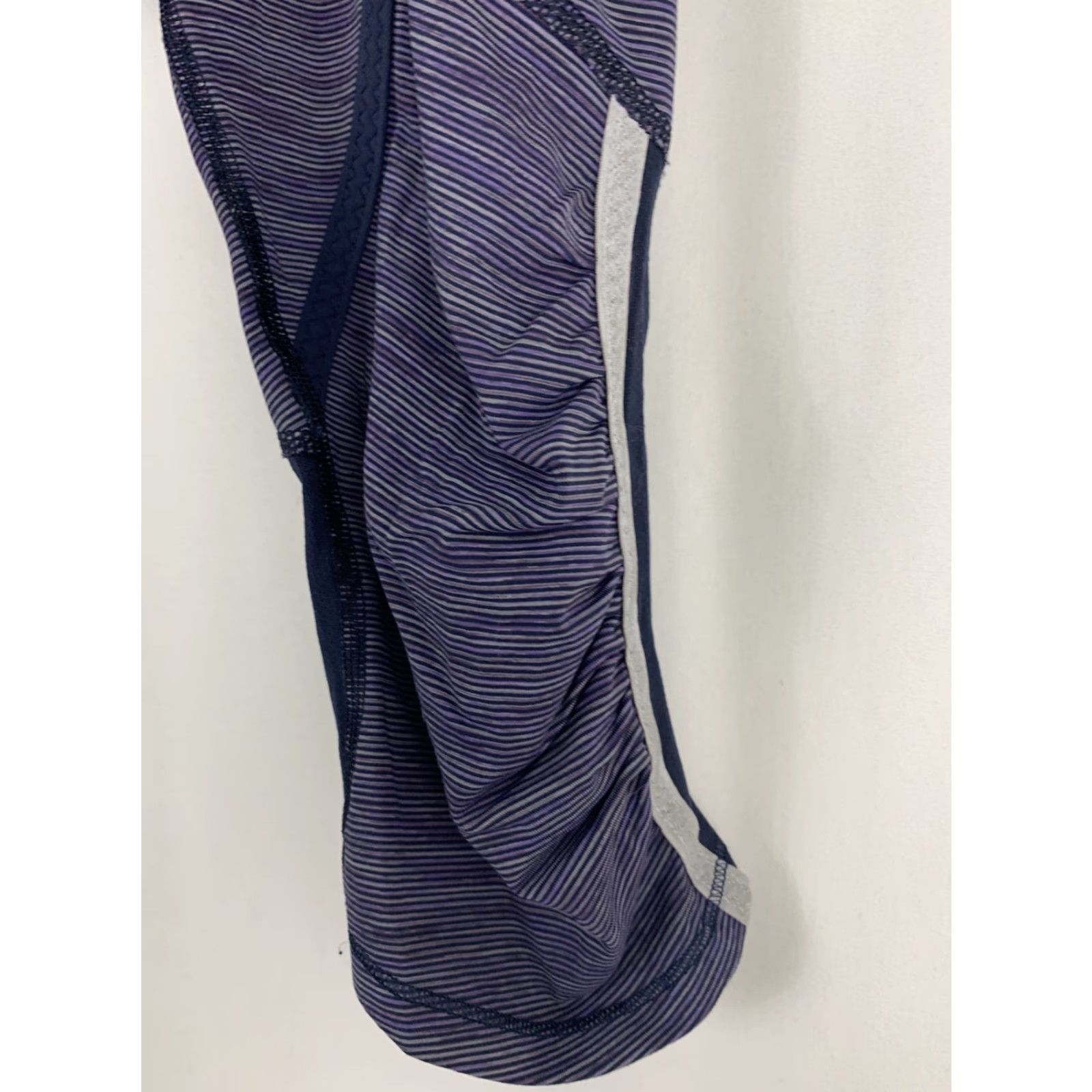 Lululemon Lululemon Leggings Purple Blue Stripe Cropped 19in Inseam Size 6 Womens Activewear Shorts? Size 28" / US 6 / IT 42 - 3 Thumbnail