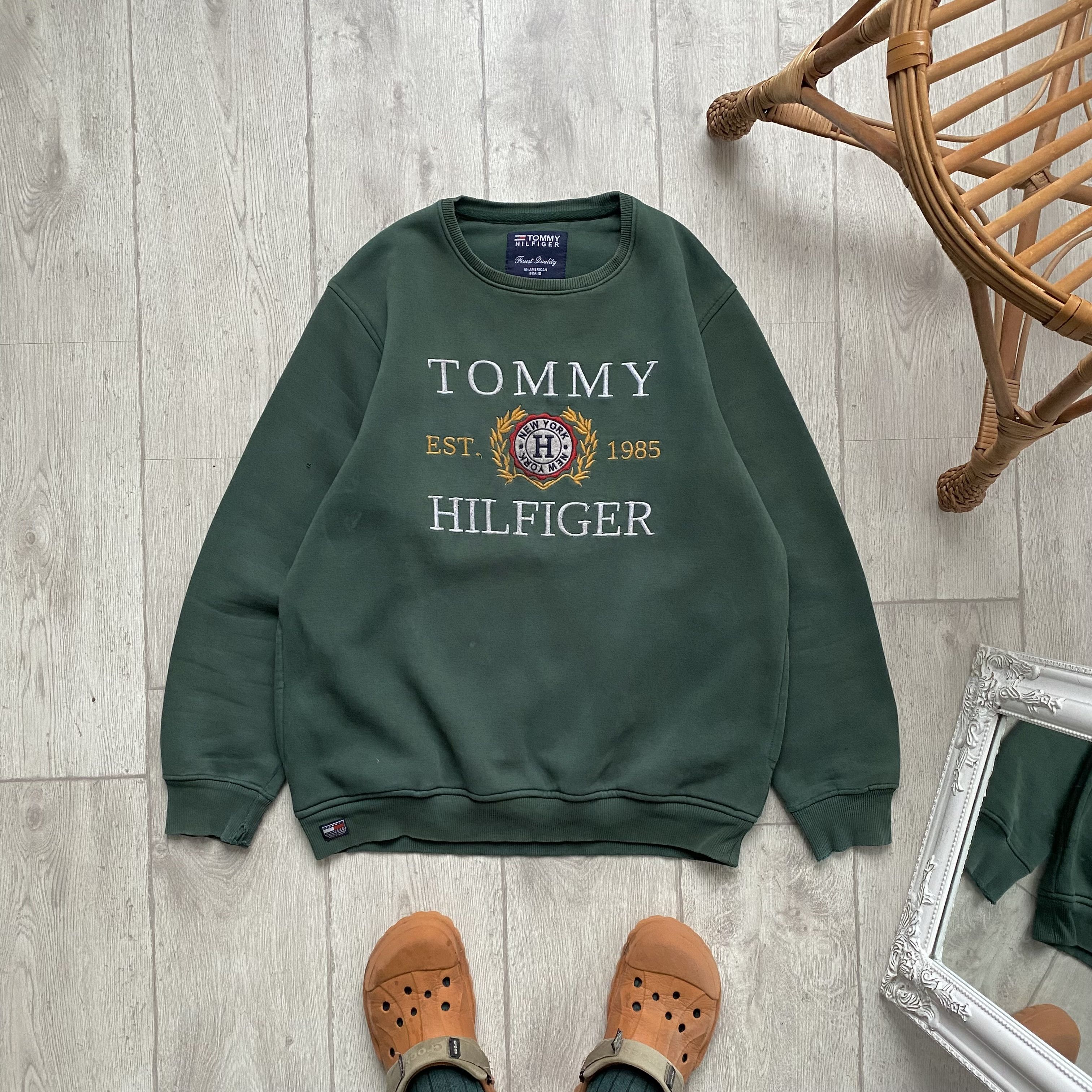 Tommy Hilfiger Vintage 00s Trashed Tommy Hilfiger Big Logo Sweatshirt Faded Size US L / EU 52-54 / 3 - 1 Thumbnail