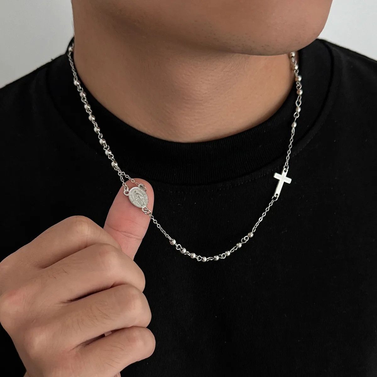 Vintage Luxury Cross Pendant Necklace Size ONE SIZE - 2 Thumbnail