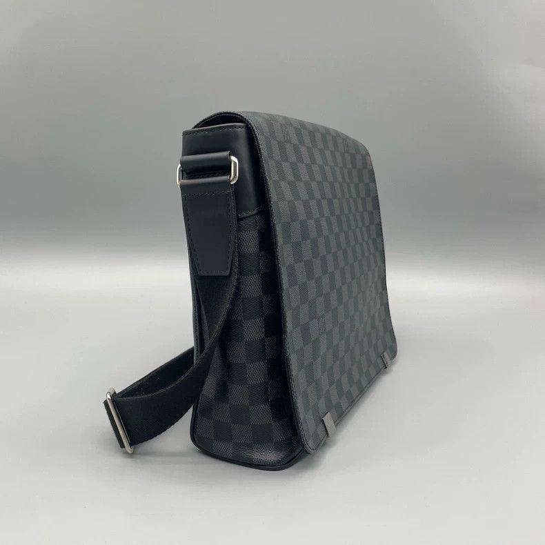 Louis Vuitton LV Black Checkerboard Crossbody Bag-2506