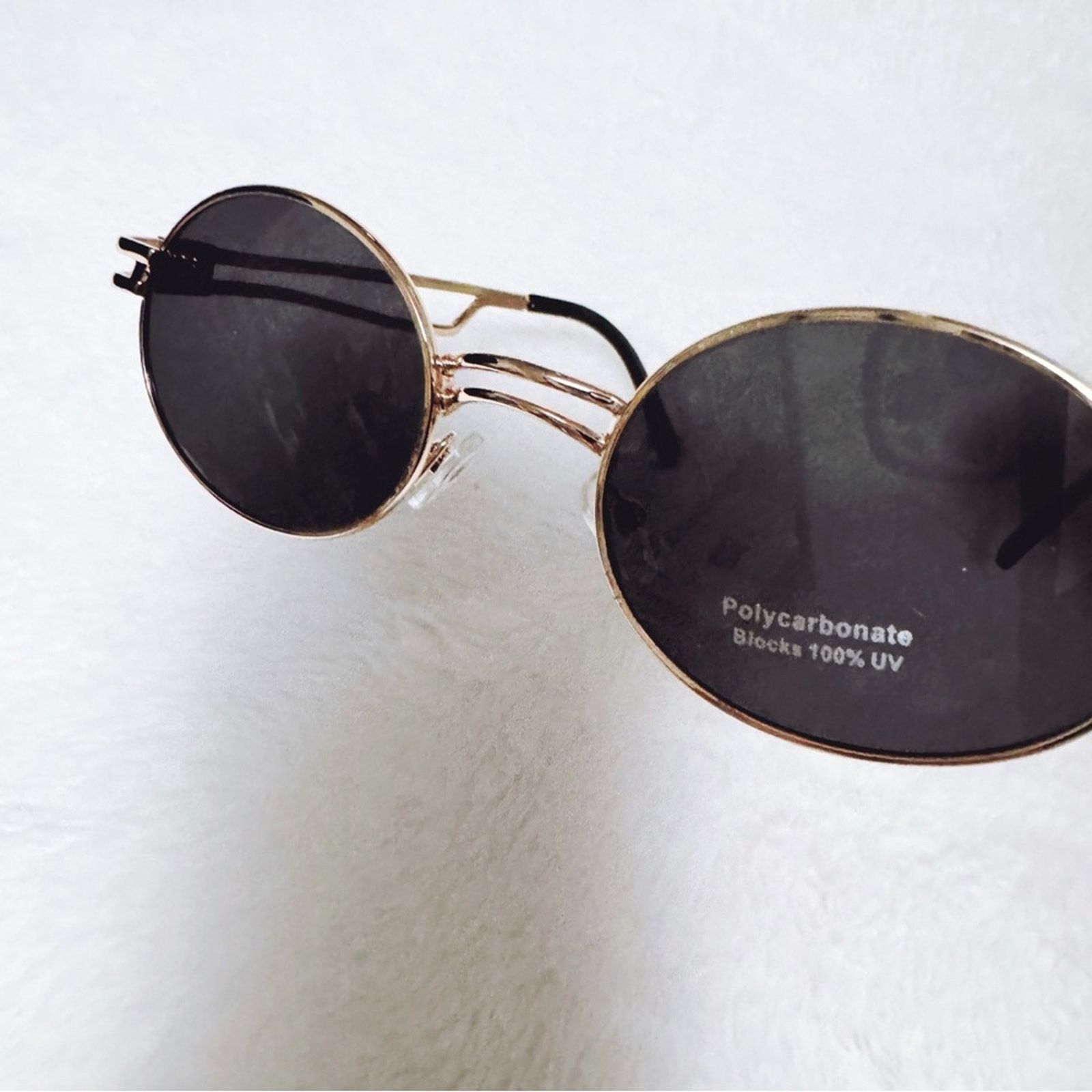 Other Betsy Black with Gold Rim Round Sunglasses Size ONE SIZE - 7 Thumbnail