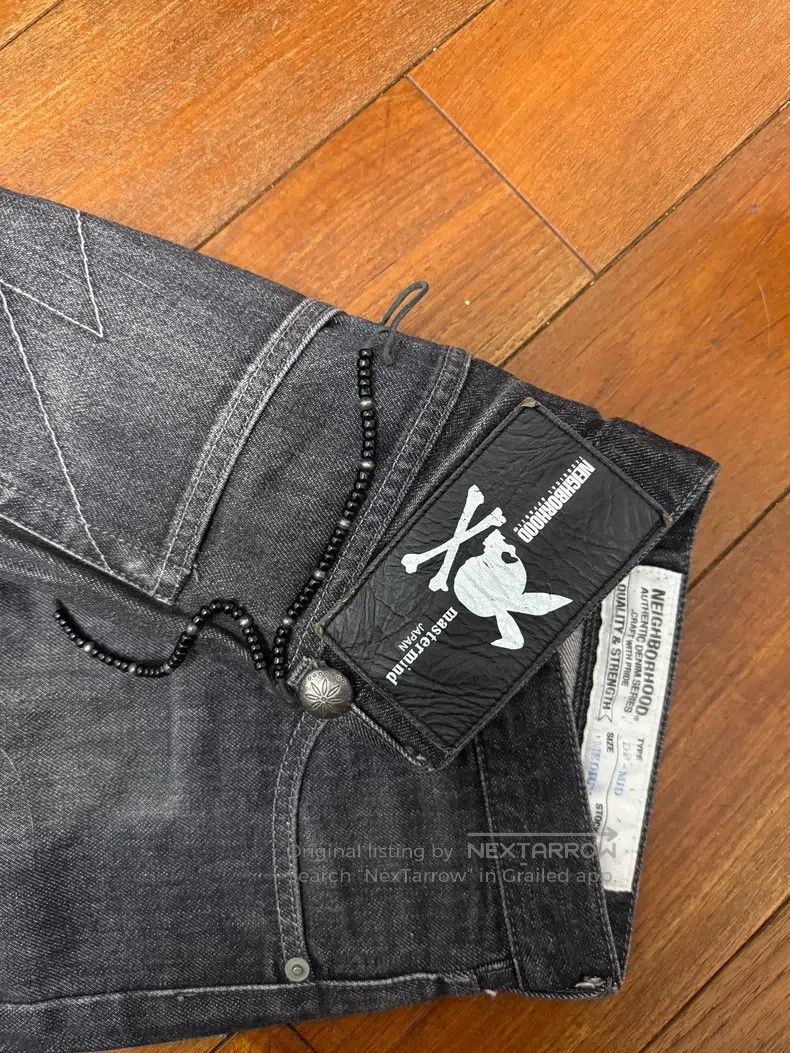 Neighborhood Neighborhood size M jeans Size US 27 - 8 Thumbnail